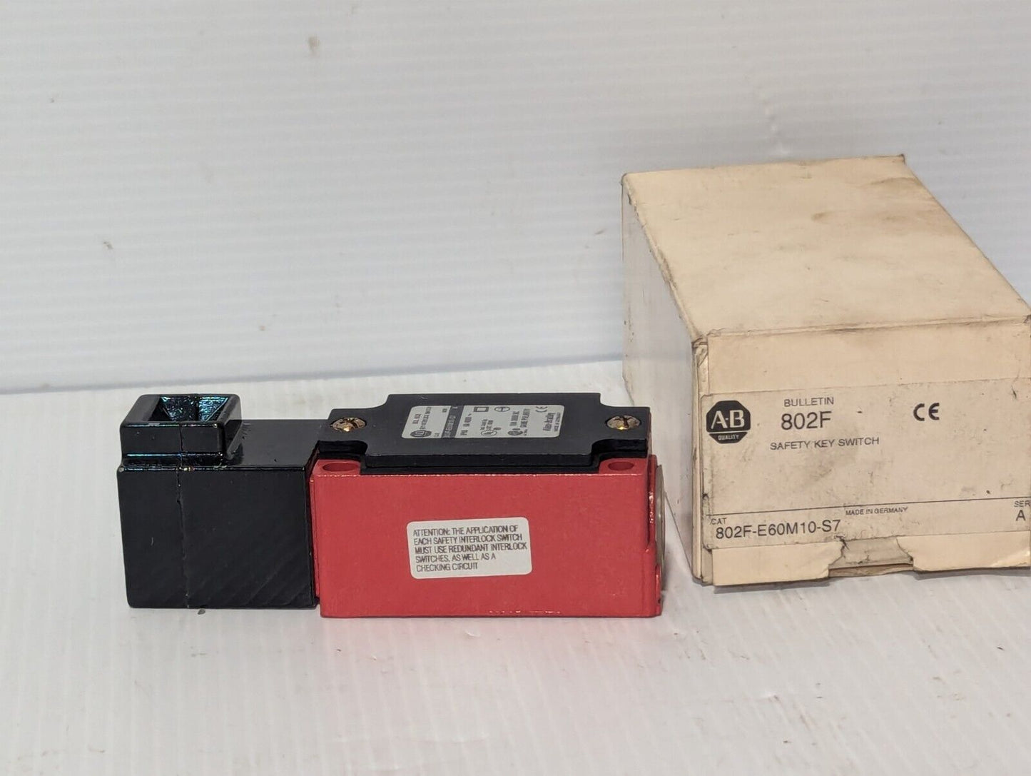 Allen Bradley 802F-E60M10-S7 Mechanical Keyed Safety Interlock, 10A, Ser. A