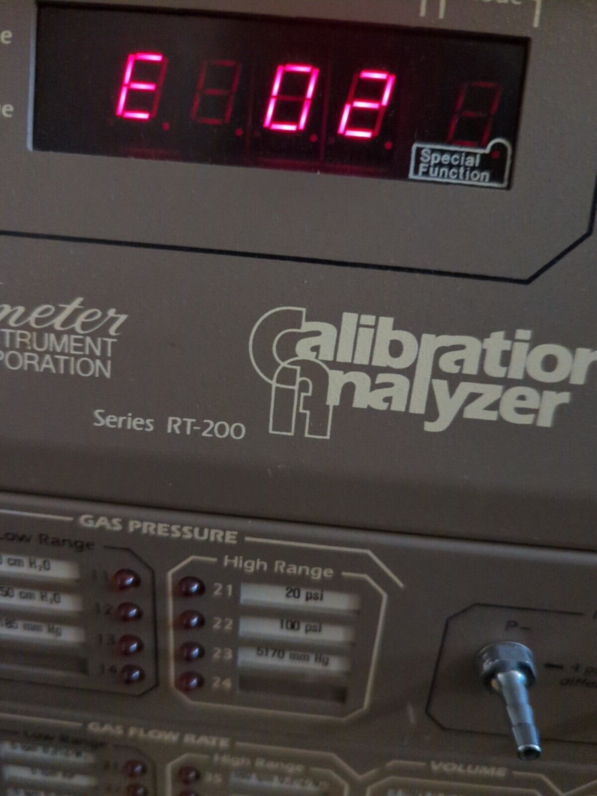 Timeter Instrument RT-200 calibration analyzer: RT-201 control module, RT-202 pr