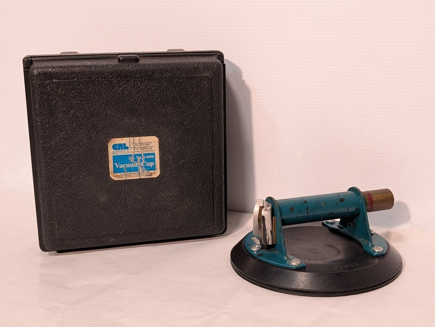 Wood's Powr-Grip W4950 8" Hand Cup with G0695 Vacuum Pad andCarrying Case