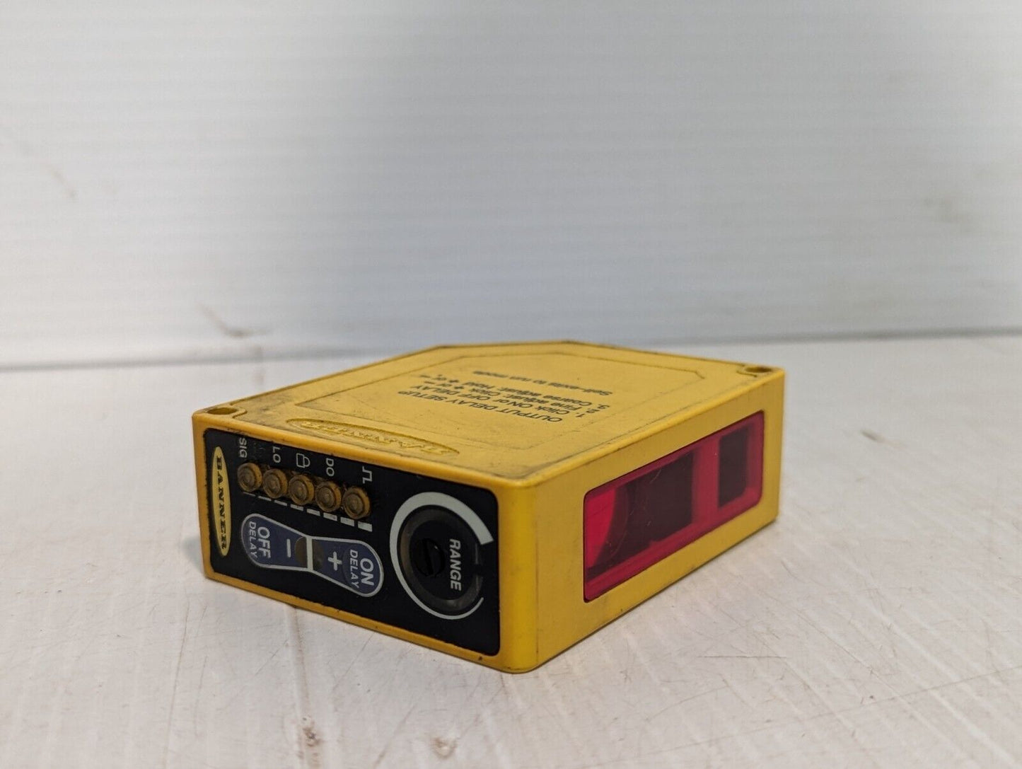Banner Q60BB6AFV1000Q Photoelectric Proximity Sensor, 10-30VDC, 1000mm Sensing