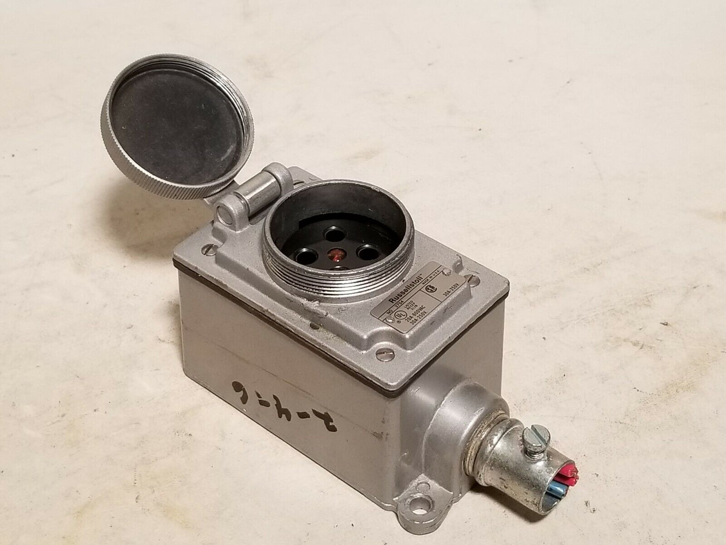 Russellstoll 3754 receptacle, 20A@600VAC, 30A@250V, 3 pole