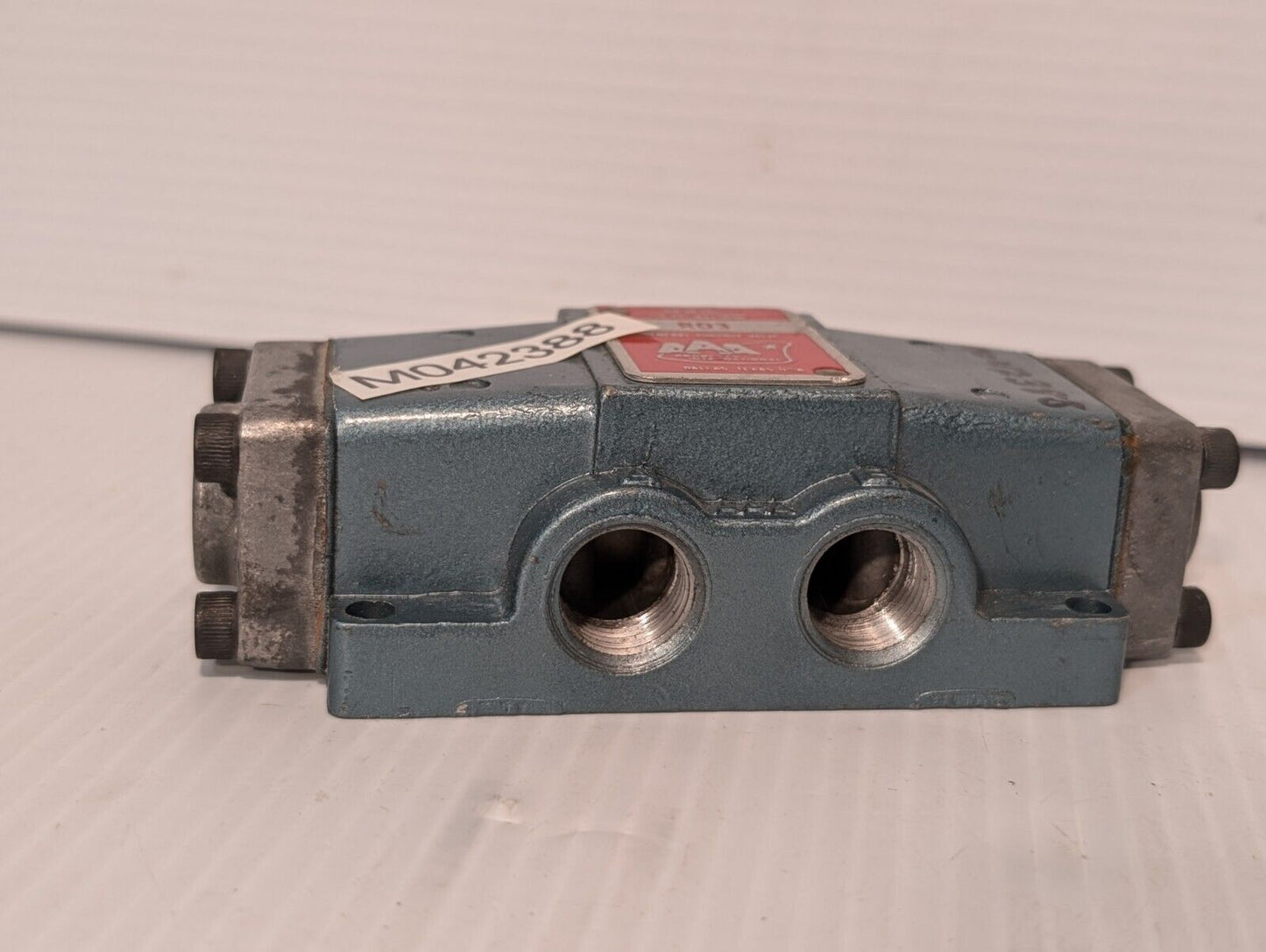 AAA Products RO3 Air or Gas Operated Valve, 3/8" NPTF, Spring Return, 250psi Max
