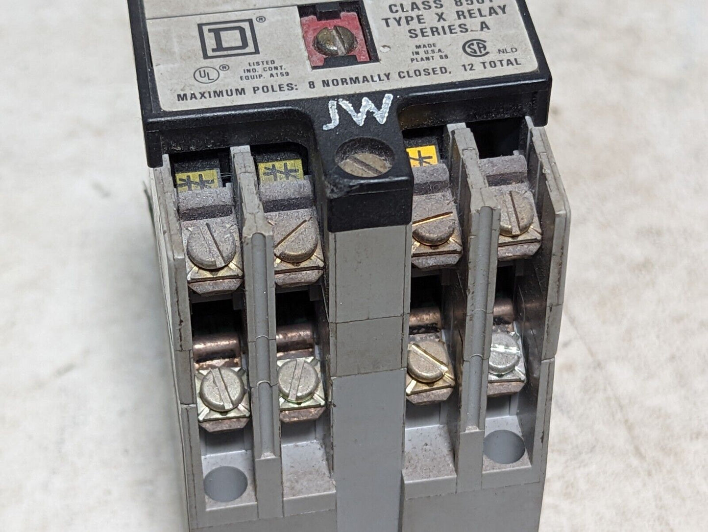 Square D 8501-X040 industrial control relay, form HT