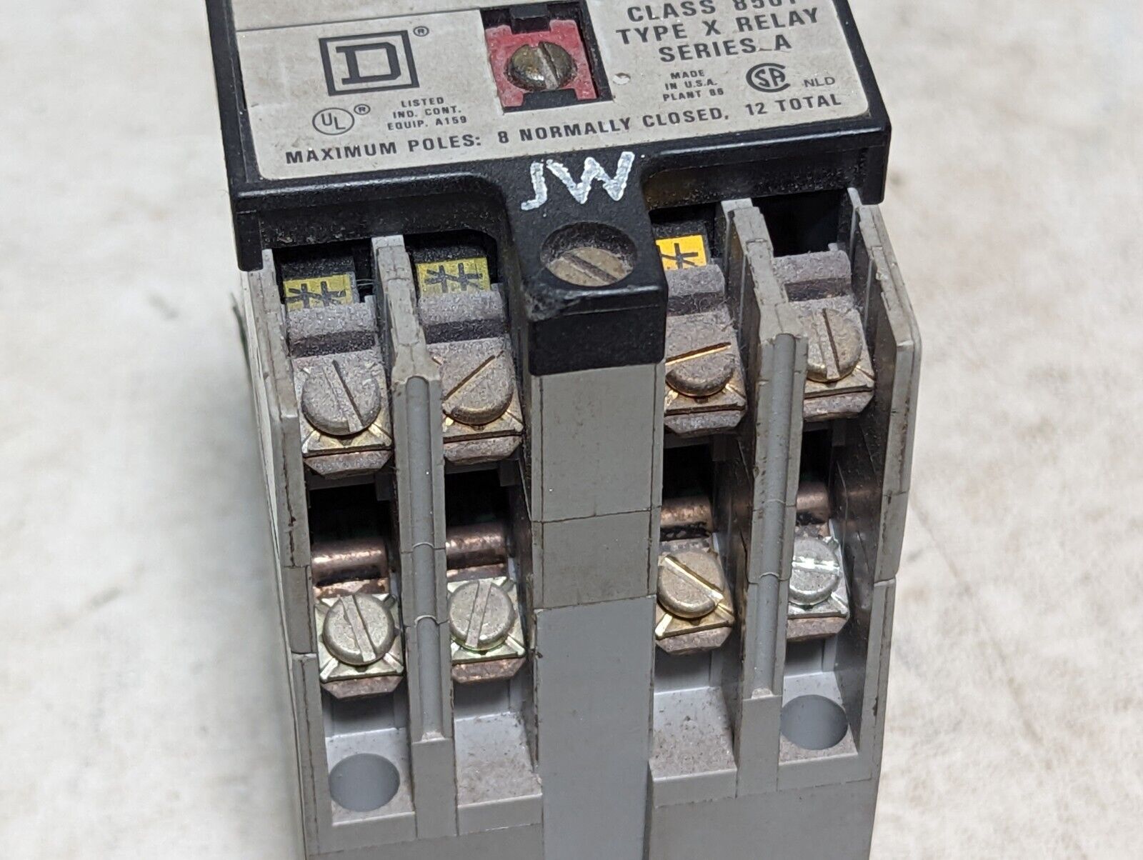Square D 8501-X040 industrial control relay, form HT