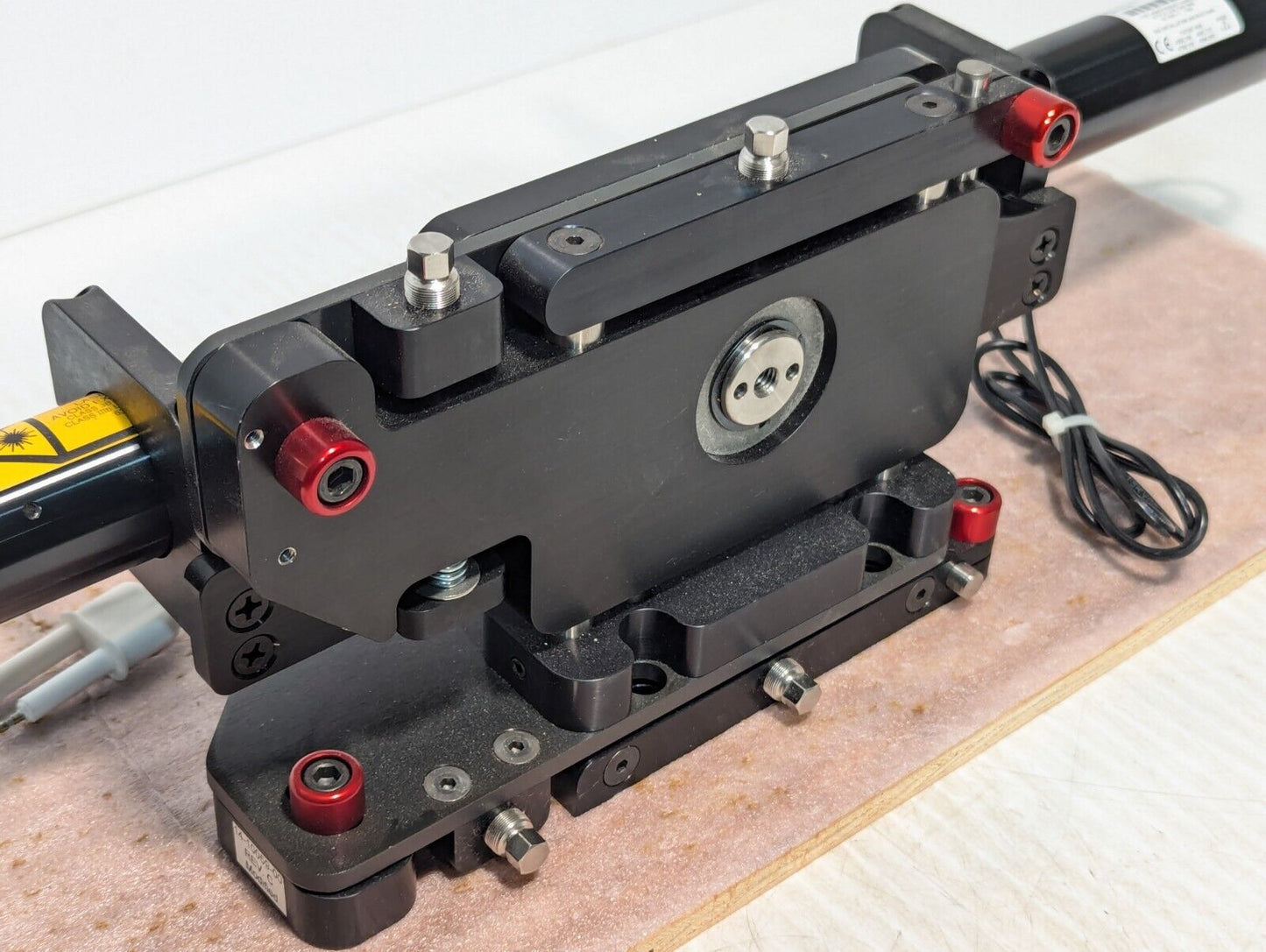 JDS Uniphase 1144P Helium Neon Gas Laser Tube & 14-10059-00 Mount -Free Shipping