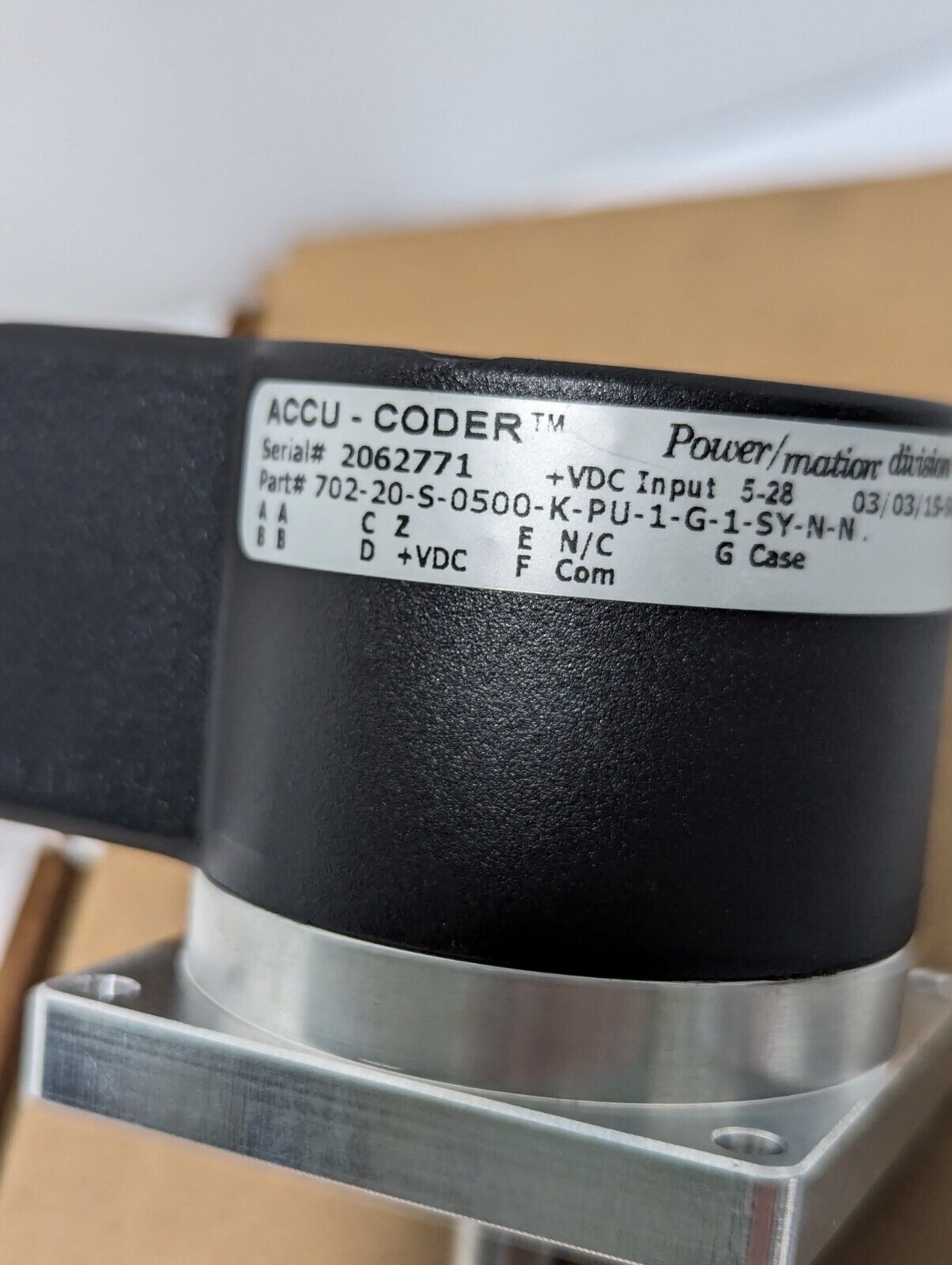 Accu-Coder 702-20-S-0500-K-PU-1-G-1-SY-N-N Incremental Shaft Encoder, Size 20