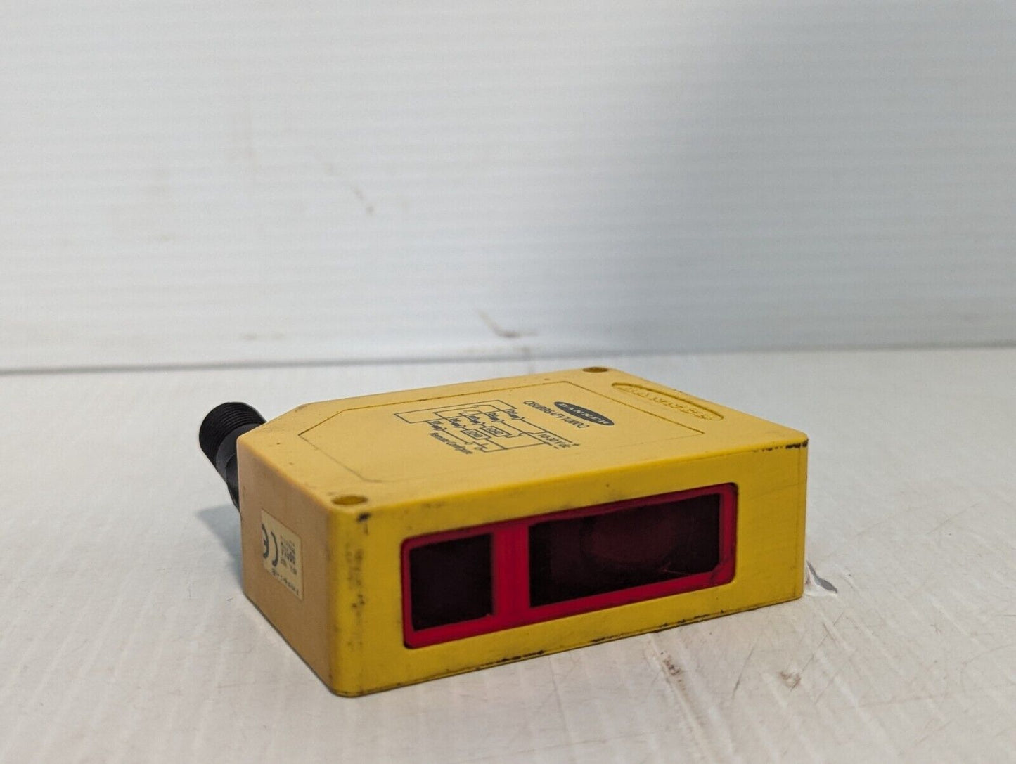 Banner Q60BB6AFV1000Q Photoelectric Proximity Sensor, 10-30VDC, 1000mm Sensing