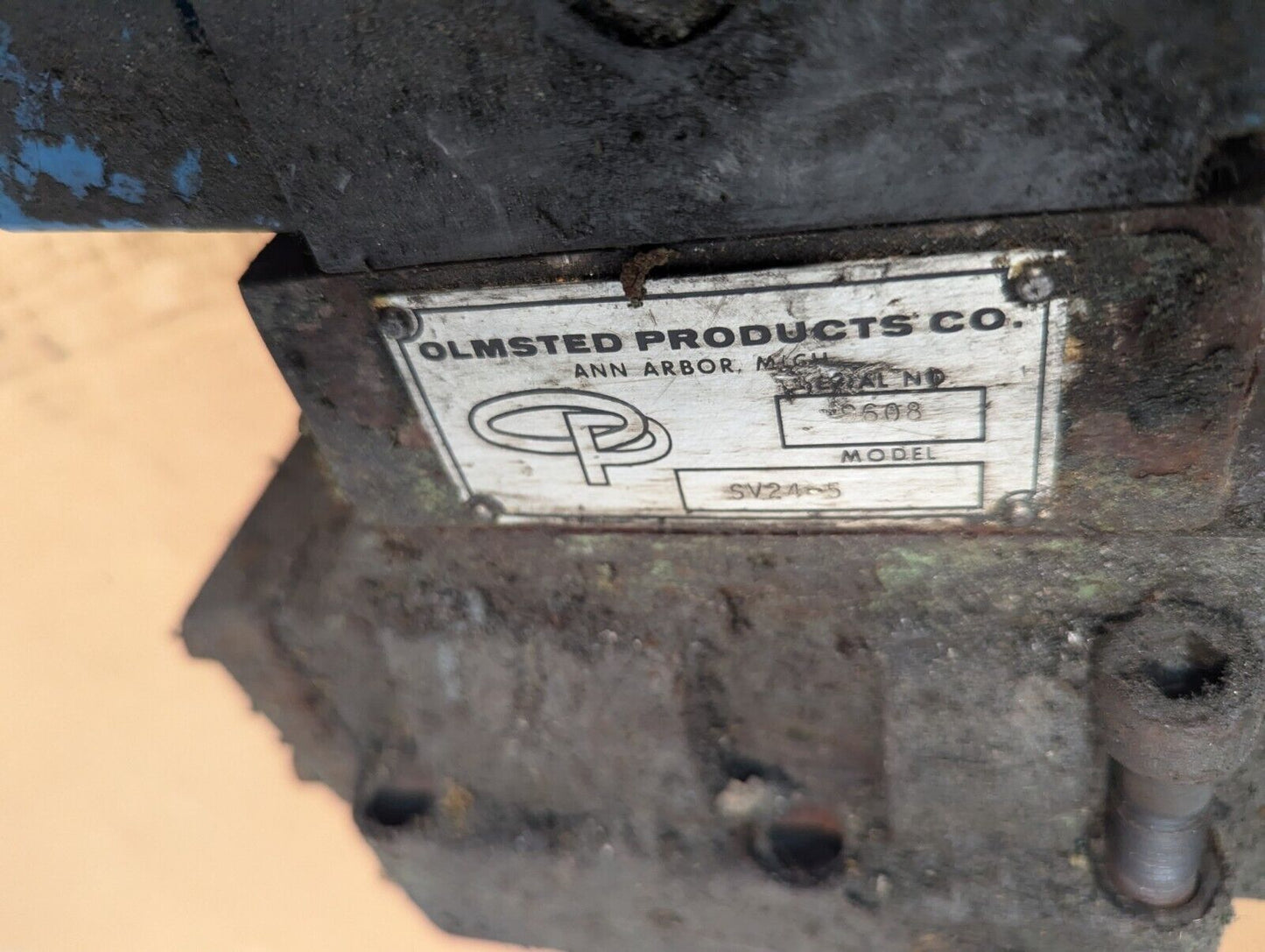 Vickers DG5S-8-2C-2-T-M-FW-B5-30 Directional Valve - Free Shipping