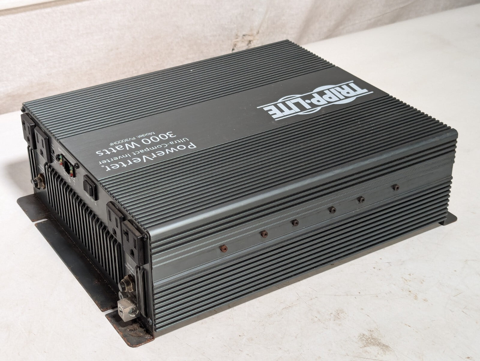 Tripp Lite PV3000HF Power-Inverter Ultra-Compact Inverter, 3000W, 4 Outlet (AC)