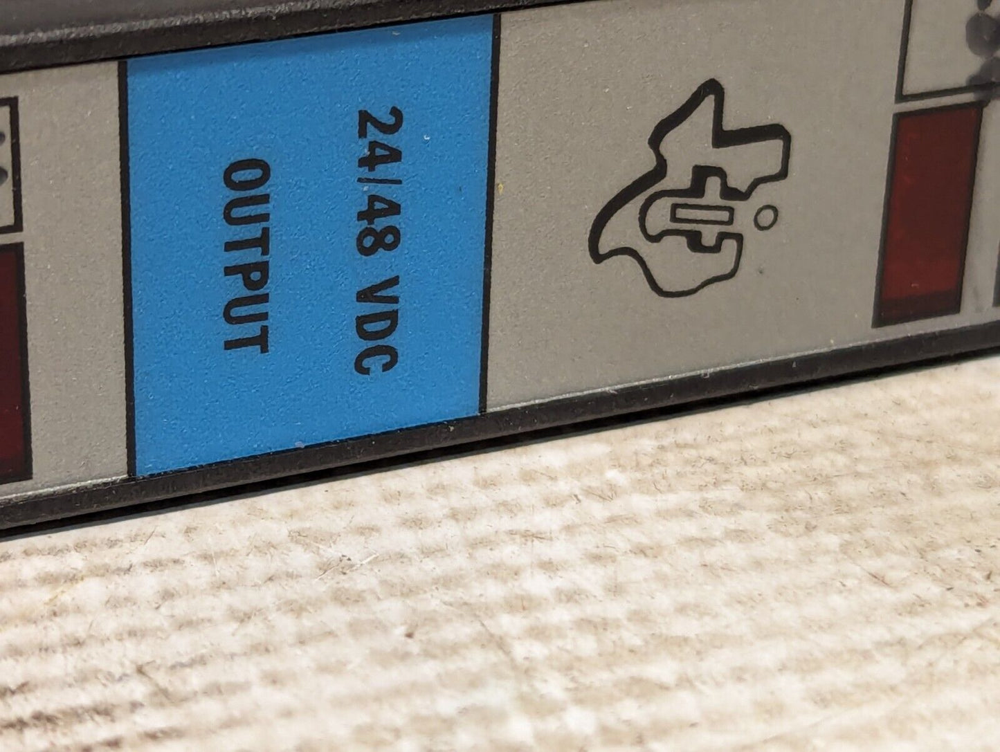 Texas Instruments model 500-5013 Output Module, 24/48 VDC