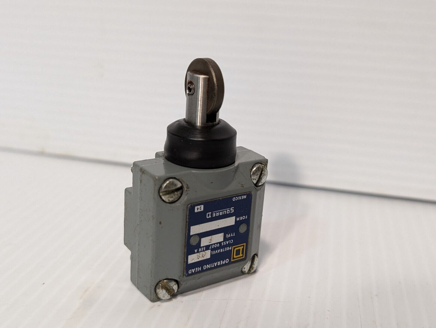 Square D Operating Head, Type: F, 9007 Ser. A, Pretravel: 08