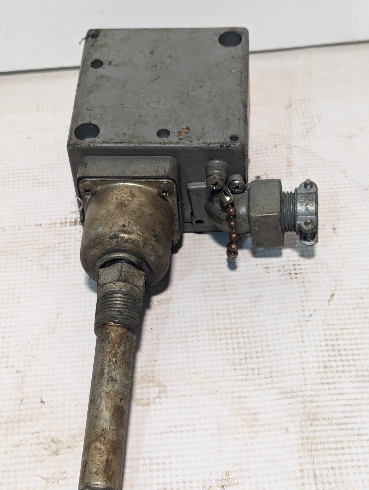 Square D 9025 Temperature Control Switch, Range: 85-145F, 190F Max - Free Ship