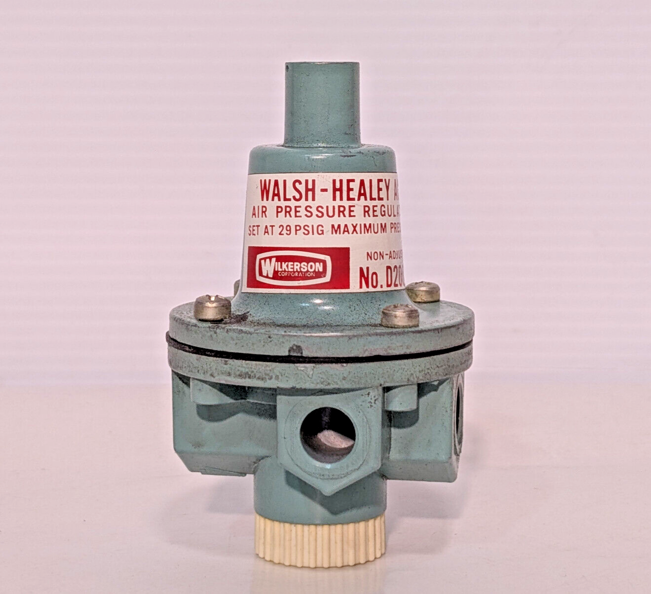 Wilkerson D2002-2 Air Pressure Regulator, Pipe Size 1/4