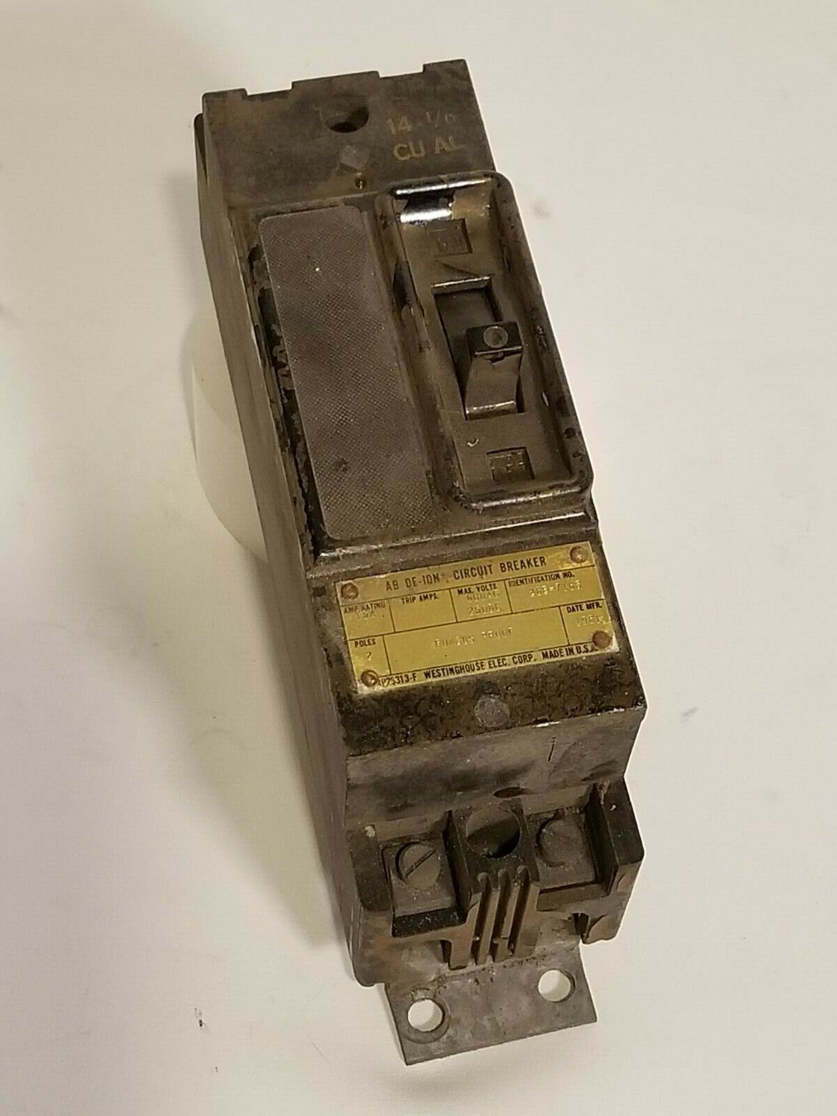 Westinghouse AB De-ION circuit breaker, 15 amps, 2 poles, 600 VAC, 250 VDC used