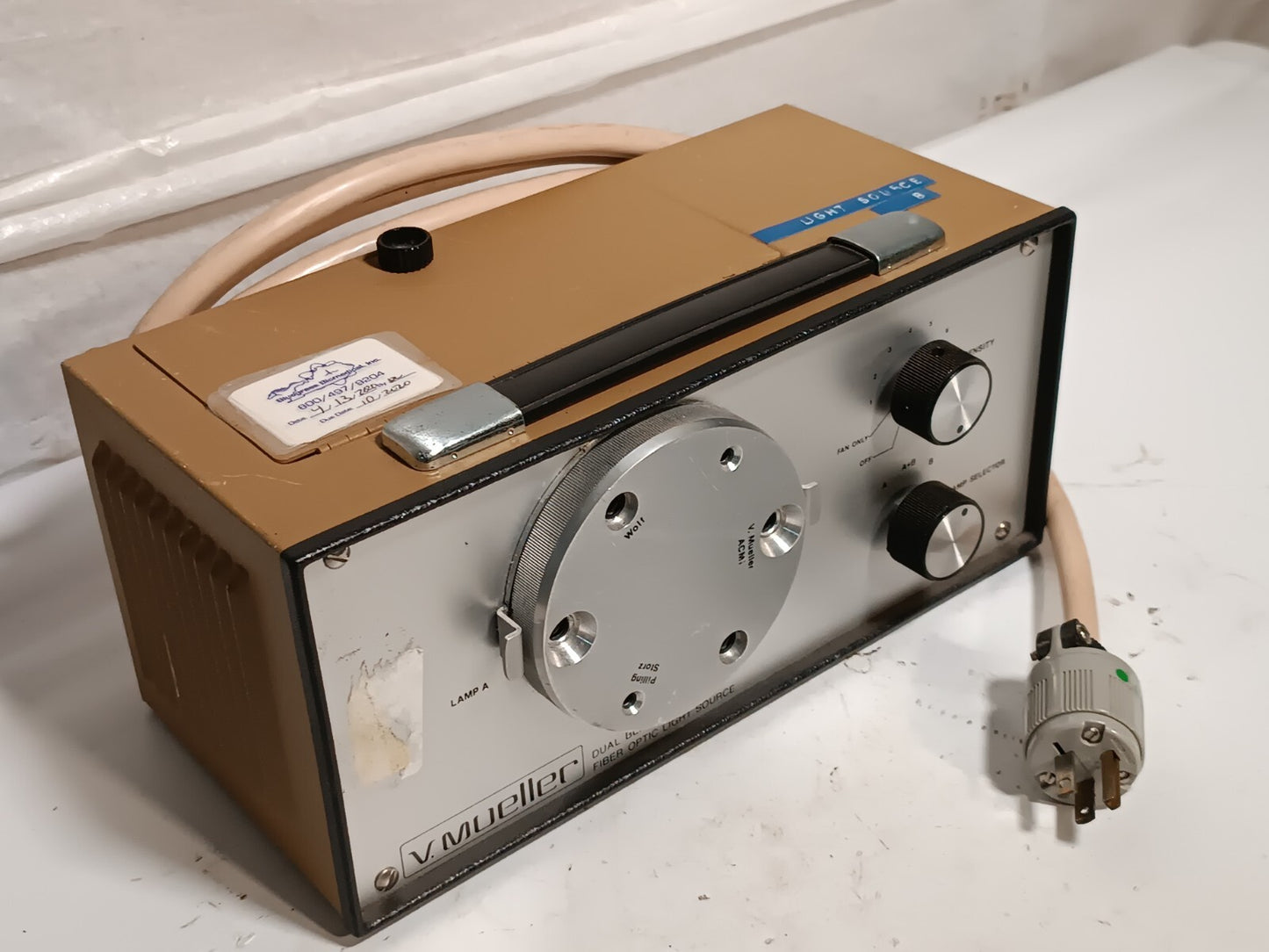 V. Mueller GU-7198 Dual Beam Fiber Optic Light Source 120V 50/60Hz