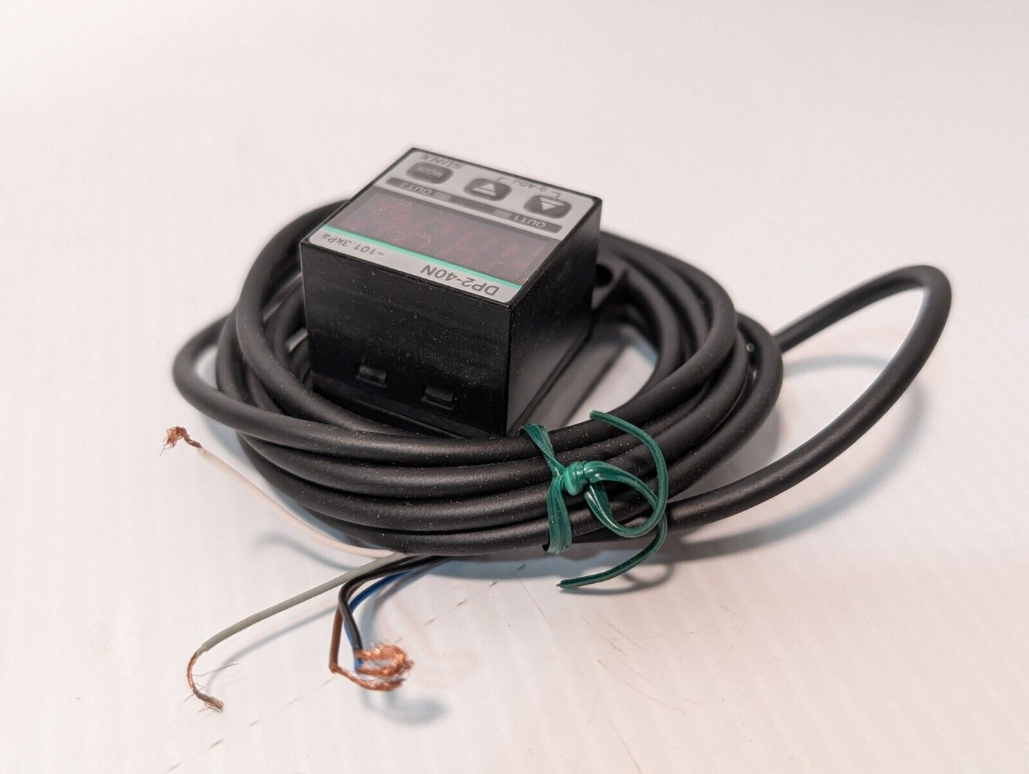 SunX DP2-40N Digital Pressure Sensor, LED display, -101.3kPa - Free Shipping