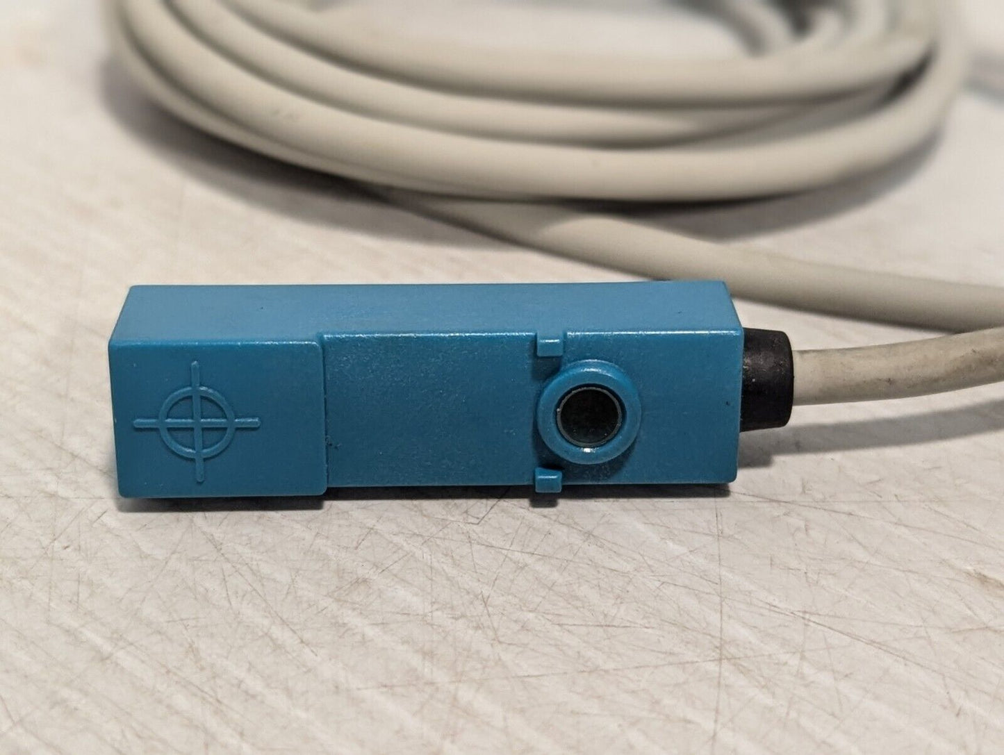 Yamatake FL2S-4J6SD-L3 Proximity Sensor, 3 Meter Cable - Free Shipping