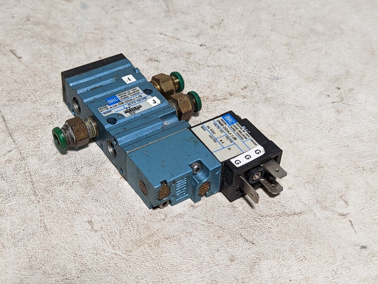 MAC 411A-A0A-DM-DDAJ-1JB pneumatic valve with DMB-DDAJ-1JB 24VDC solenoid