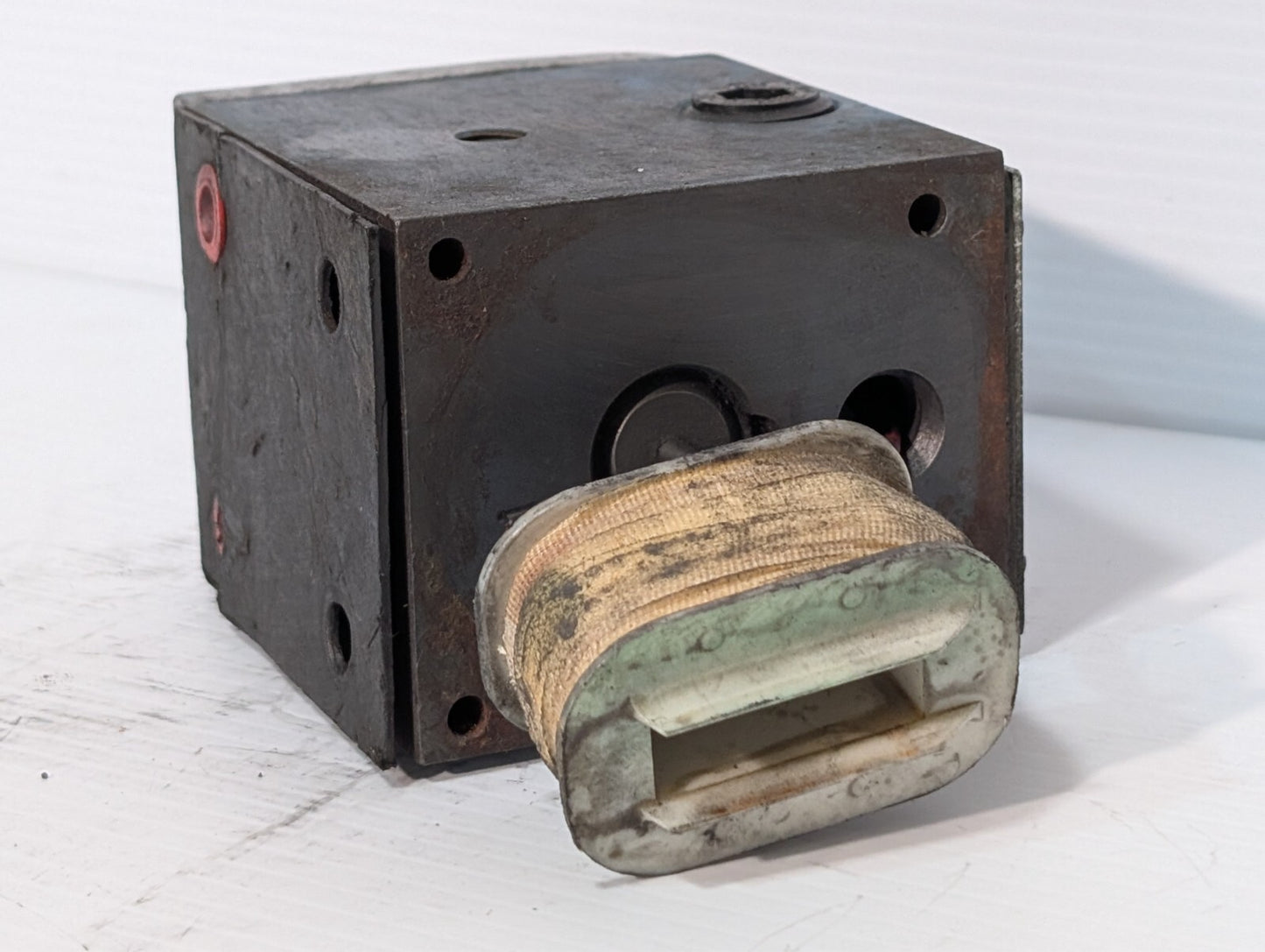 Vickers DG4S4 012A 50 Directional Control Pilot Solenoid Valve Two-Stage