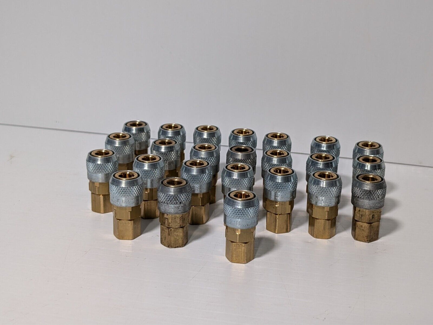 (24) ARO 210-3003 Air Hose Fittings 1/4" NPT Automatic Coupler Quick Connect