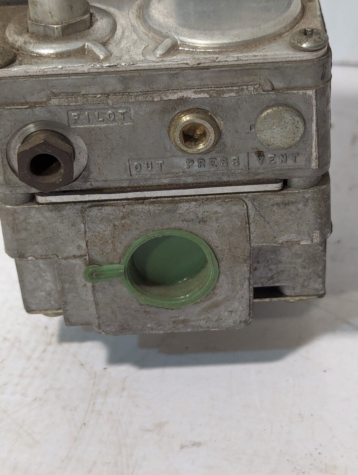 Robertshaw 7D1-D5B-029 Gas Valve, 24v, 1/2" inlet x 3/4" outlet - Free Shipping