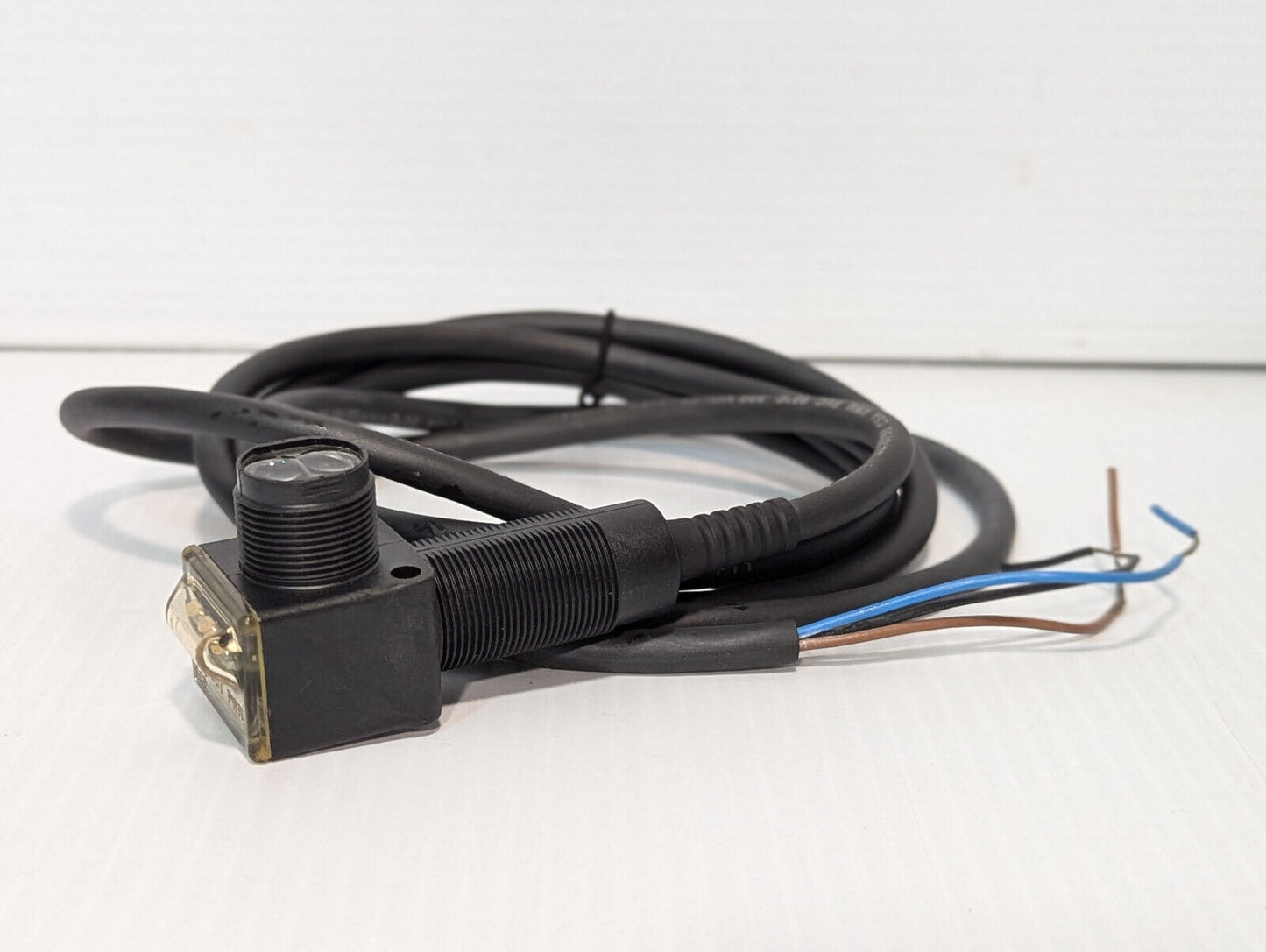 Allen Bradley 42EF-R9SCB-A2 RightSight Photo Switch, Trans. Beam Receiver, 20m