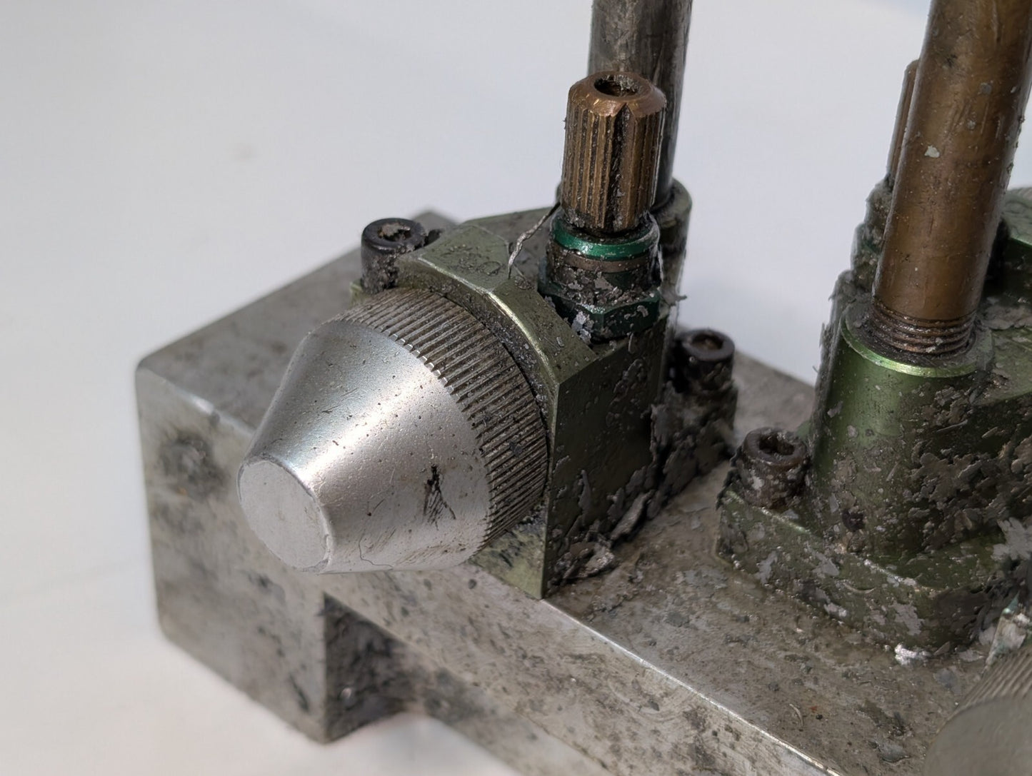 Unbranded High Pressure Distributor Manifold, Adjustment Knobs, 4 Port, as shown