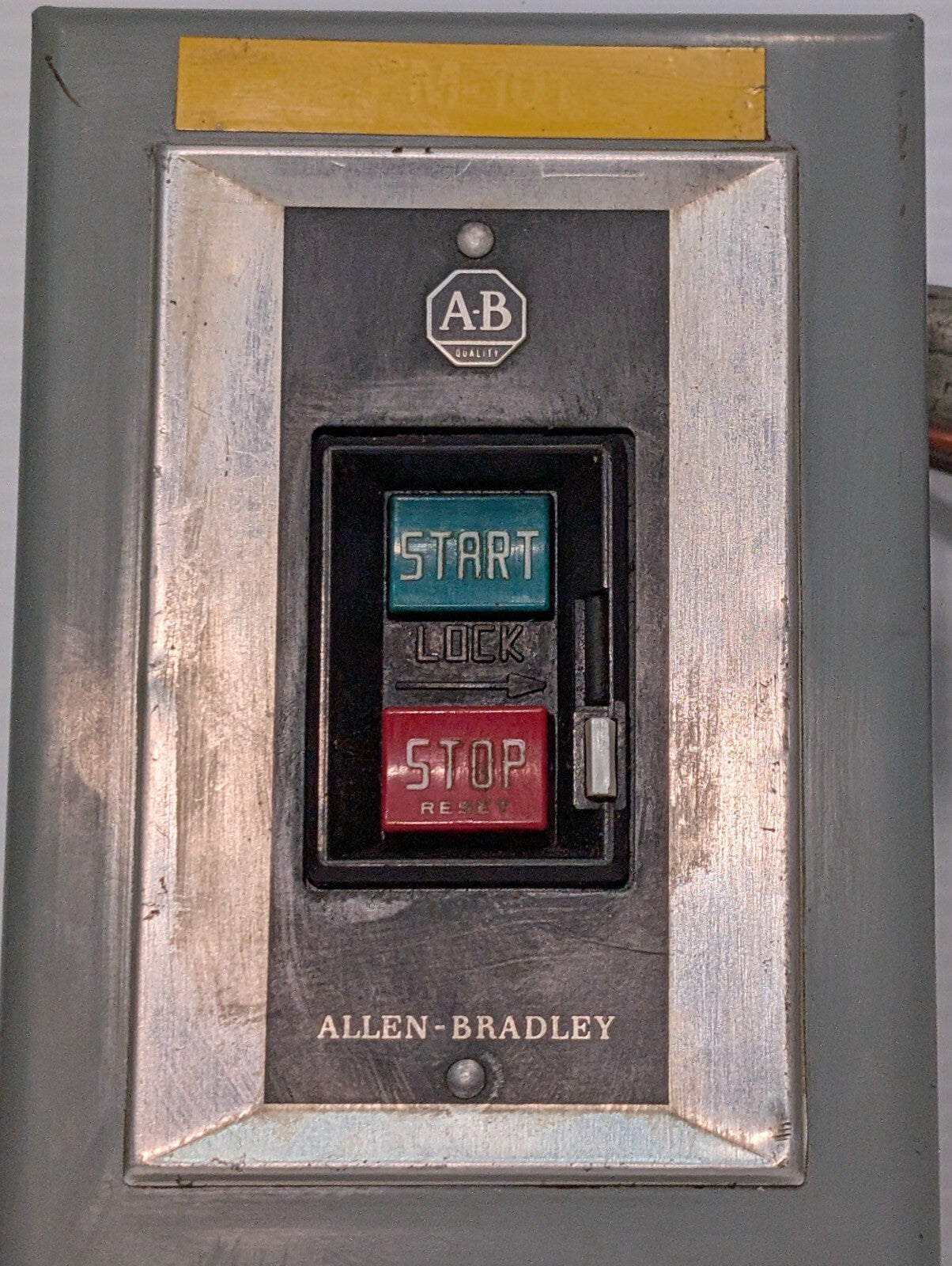 Allen Bradley 609-AAW Manual Starter in Encl. w\ 20A Hubbell Twist-Lock Recptcle