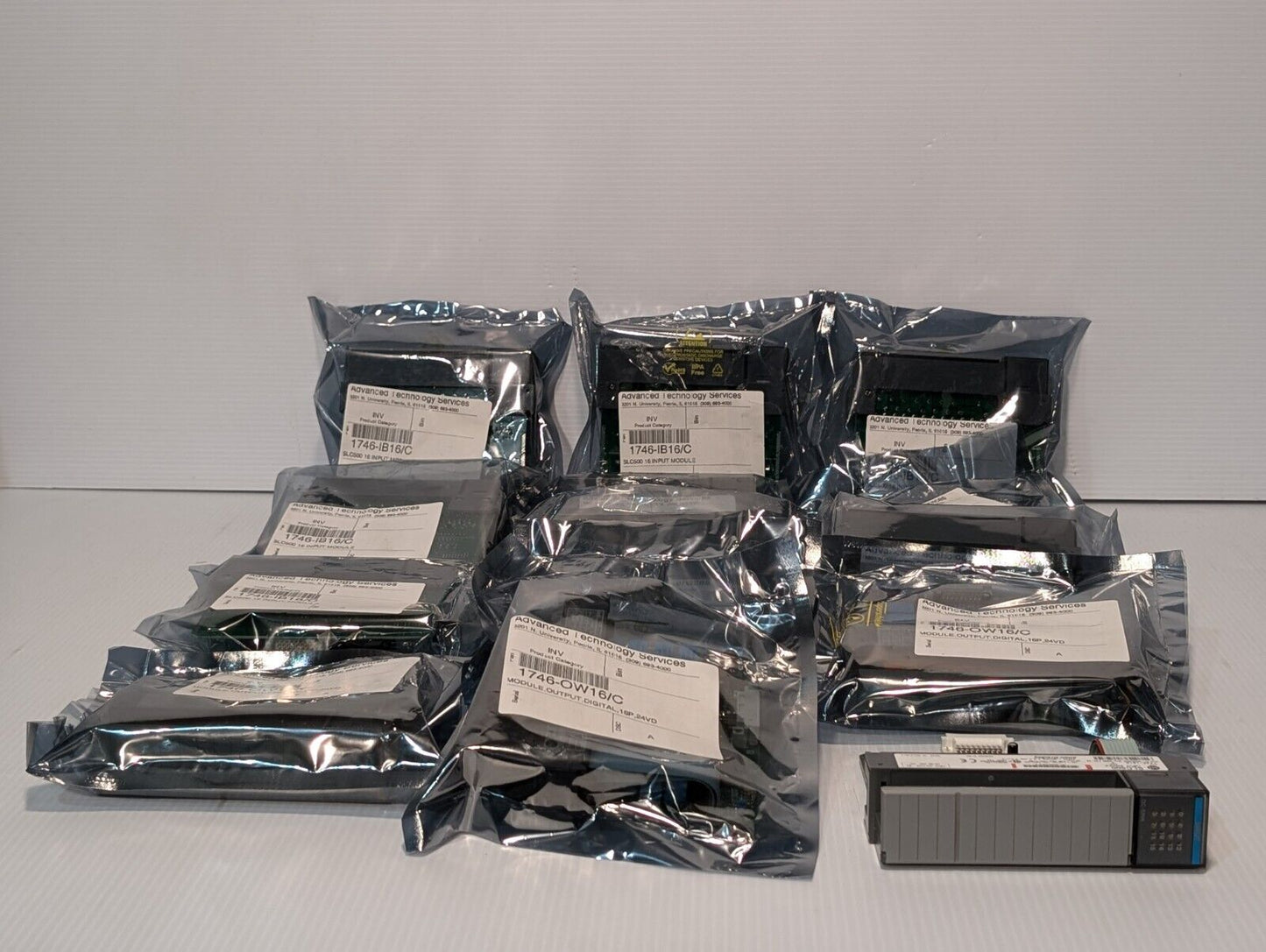 Allen Bradley 1746-IB16 /C DC Digital Input Module (Sinking), SLC 500 -Free Ship