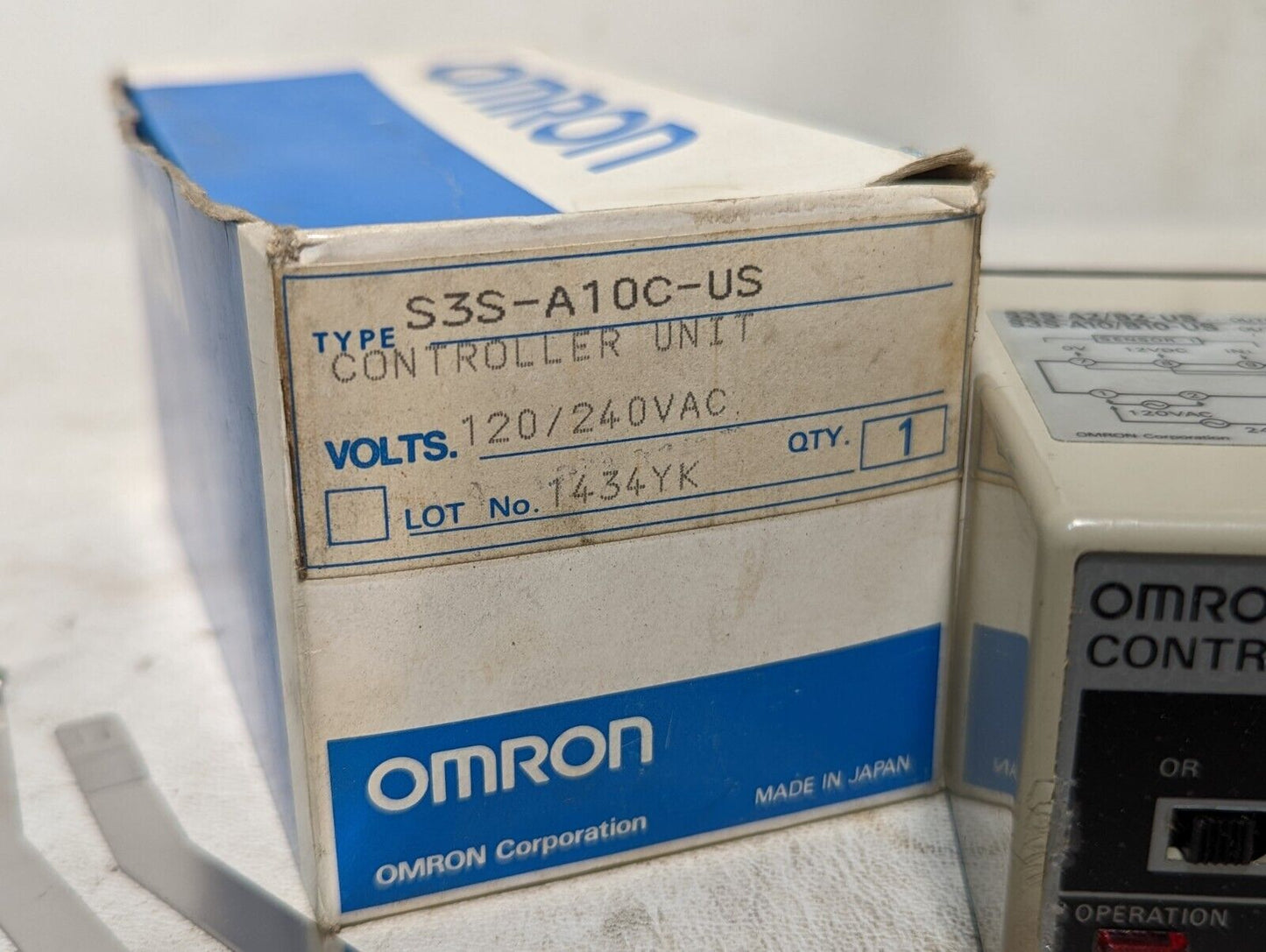 omron S3S-A10C-US controller unit, 120/240VAC