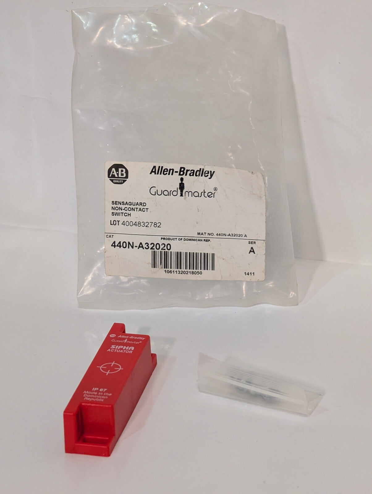 Allen Bradley 440N-A32020 Guard-Master Sensaguard Non-Contact Switch Actuator