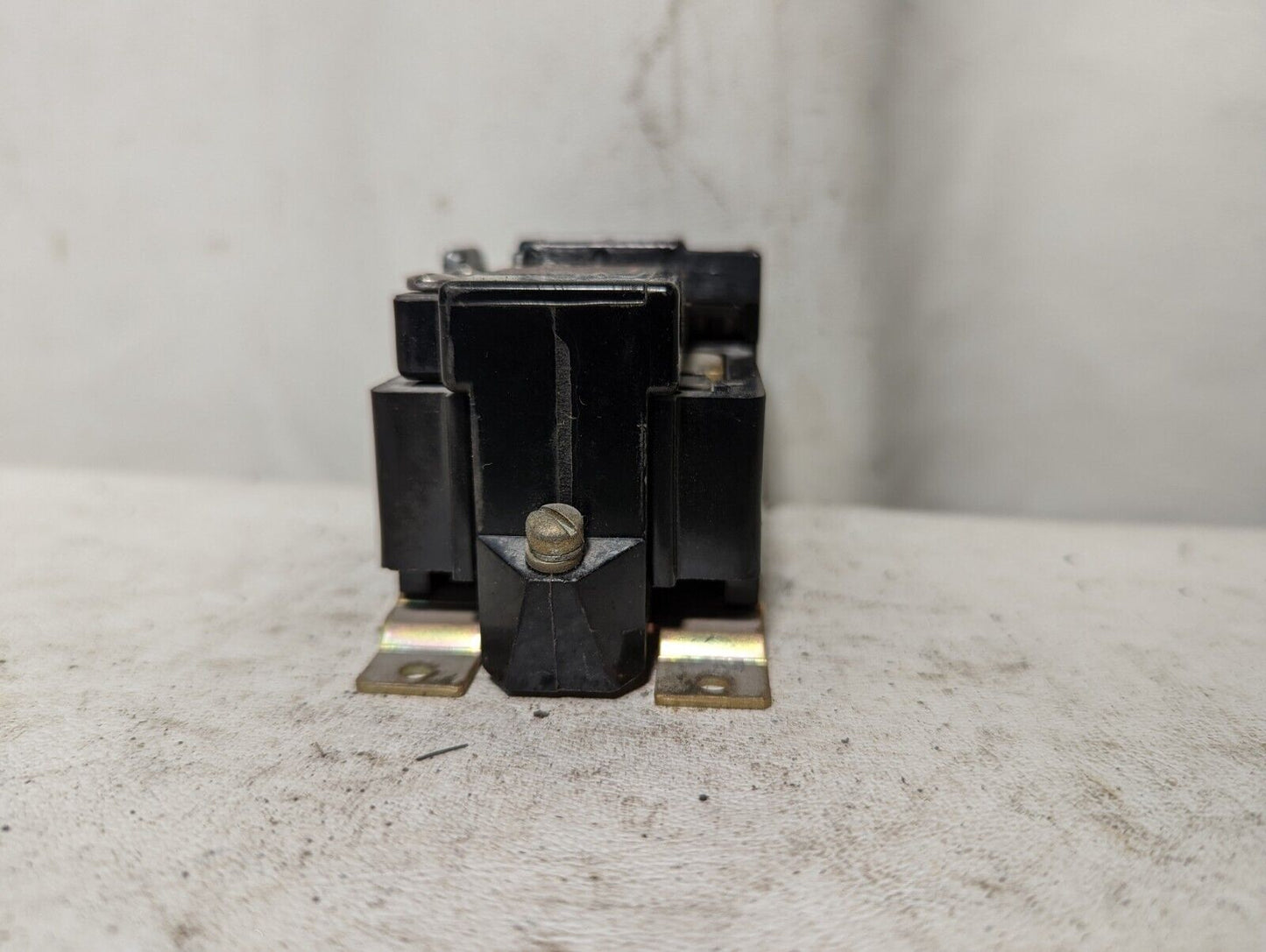 Allen-Bradley 702-TOD93 motor starter, NEMA sz 00, 110/115VAC coil
