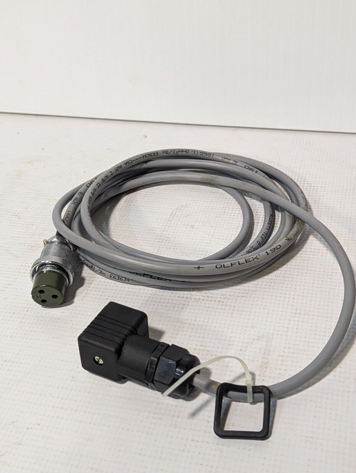 Nanaboshi NCS-253-P (250V, 10A) connector to Hirshchmann R GDM connector
