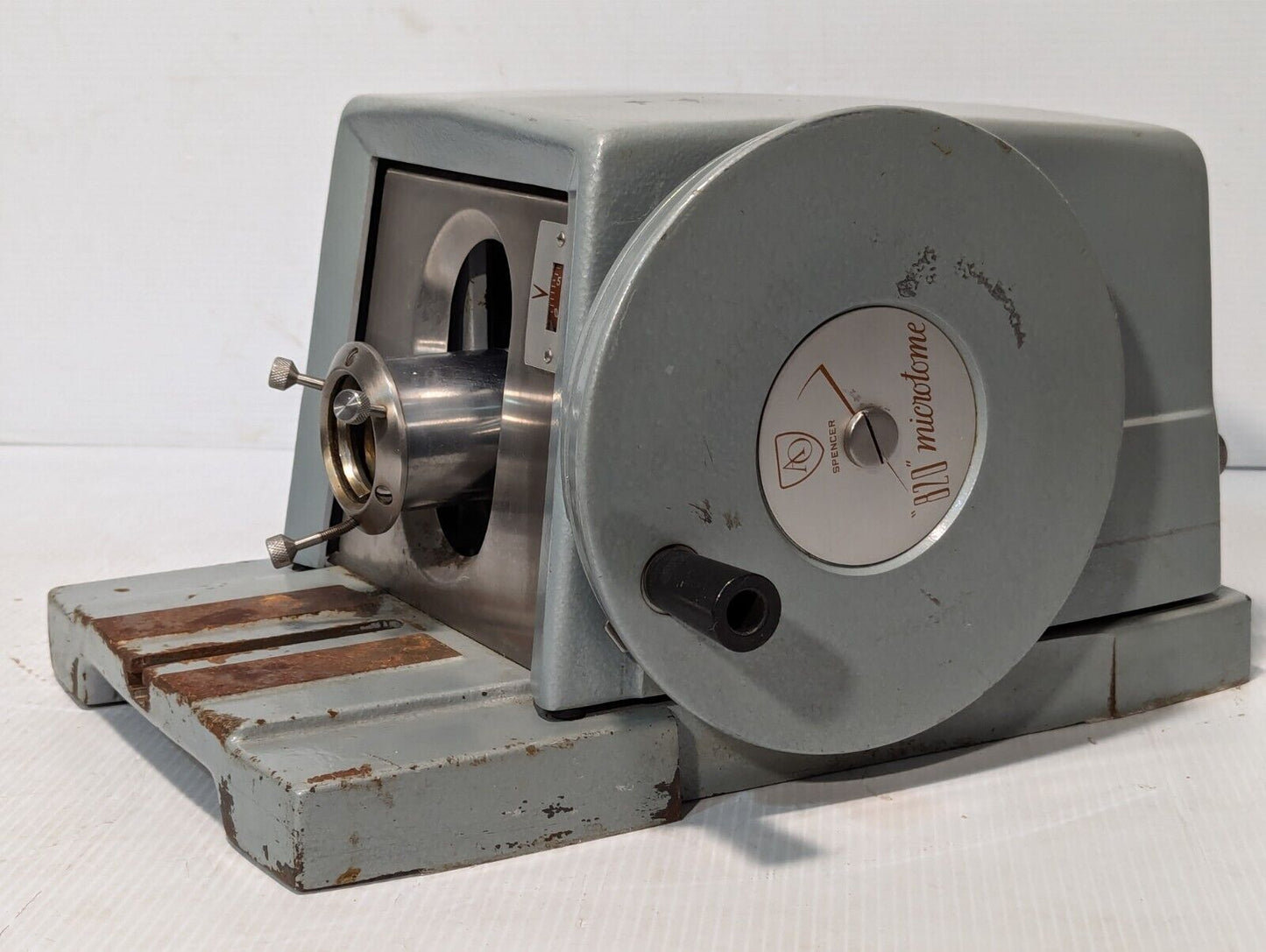 American Optical Spencer 820 Microtome - Benchtop Manual Precision Rotary
