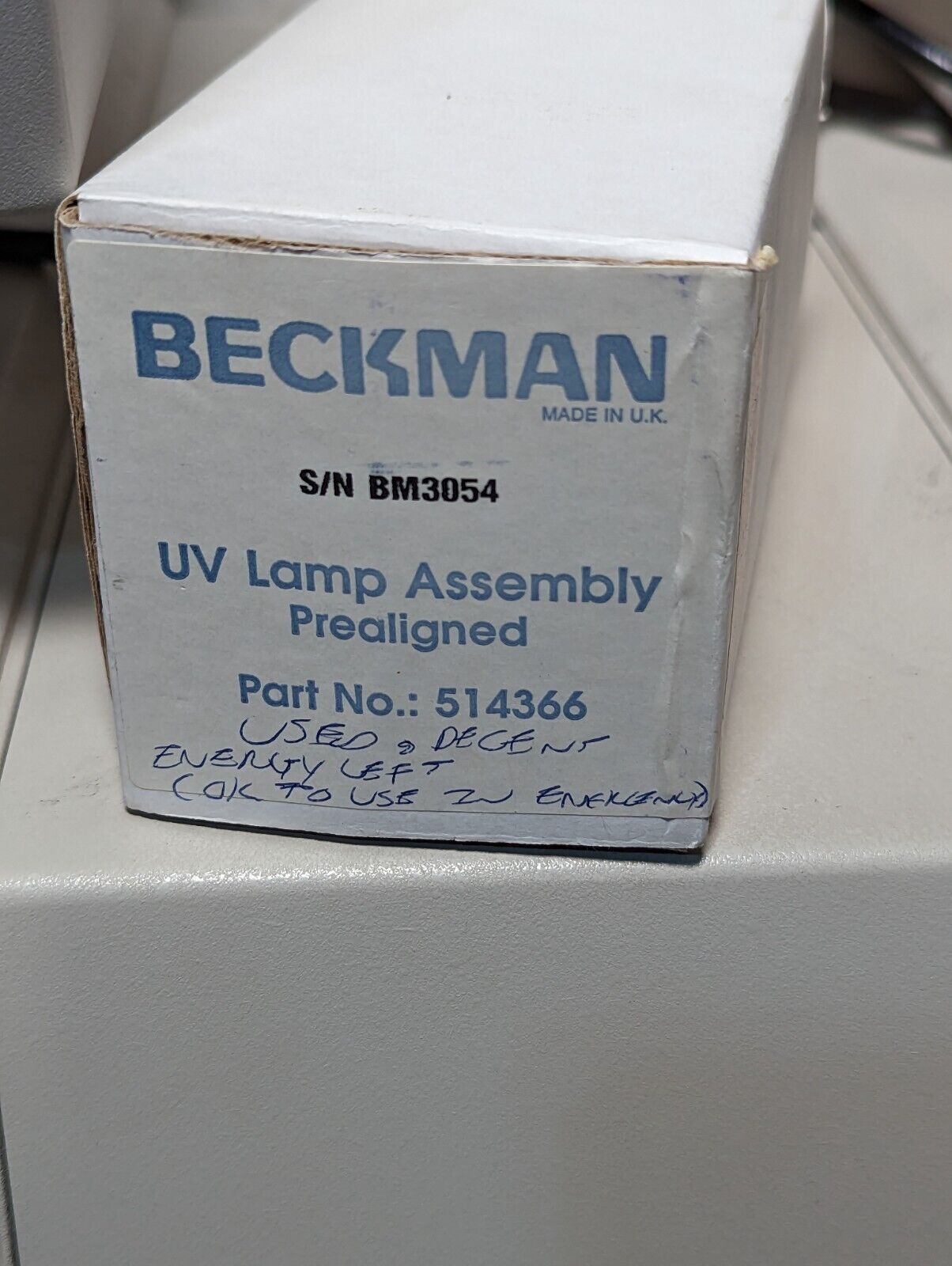 Beckman DU640 spectrophotometer with lots of accessories, manuals