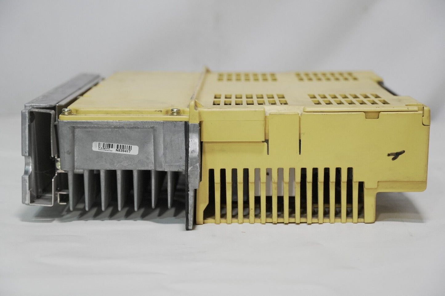 Fanuc A06B-6090-H004-R servo amplifier unit, rated input 200-230VAC, 12A, 230VAC