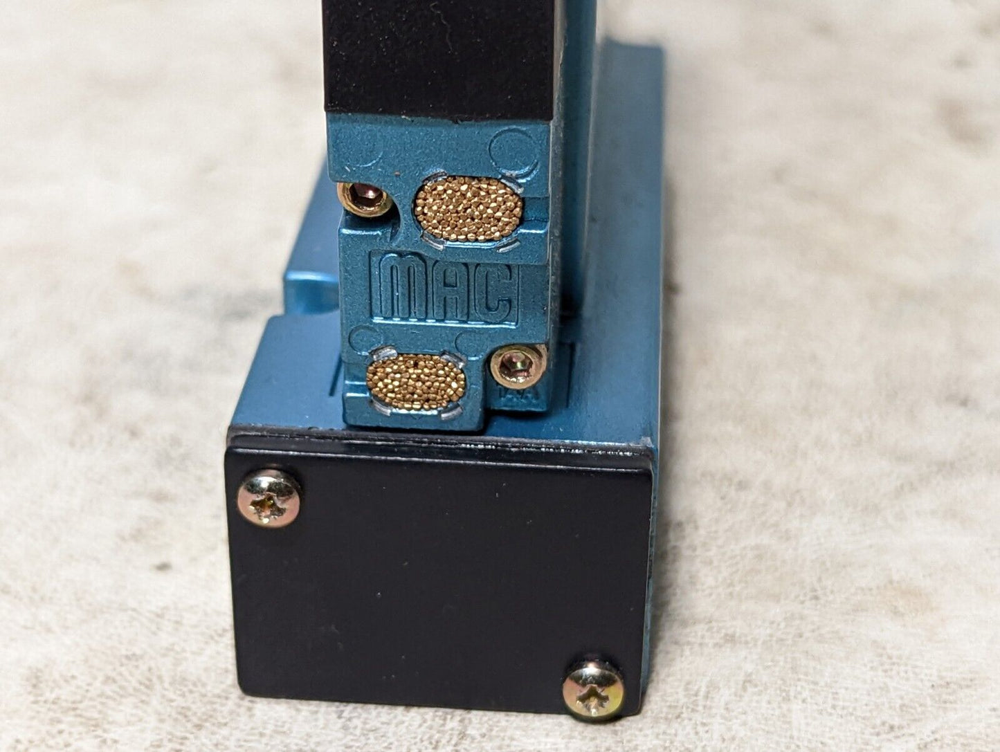 MAC 92B-AAB-CAA-DM-DJAP-1DQ solenoid valve with DMB-DJAP-1DQ, 20 to 120PSI