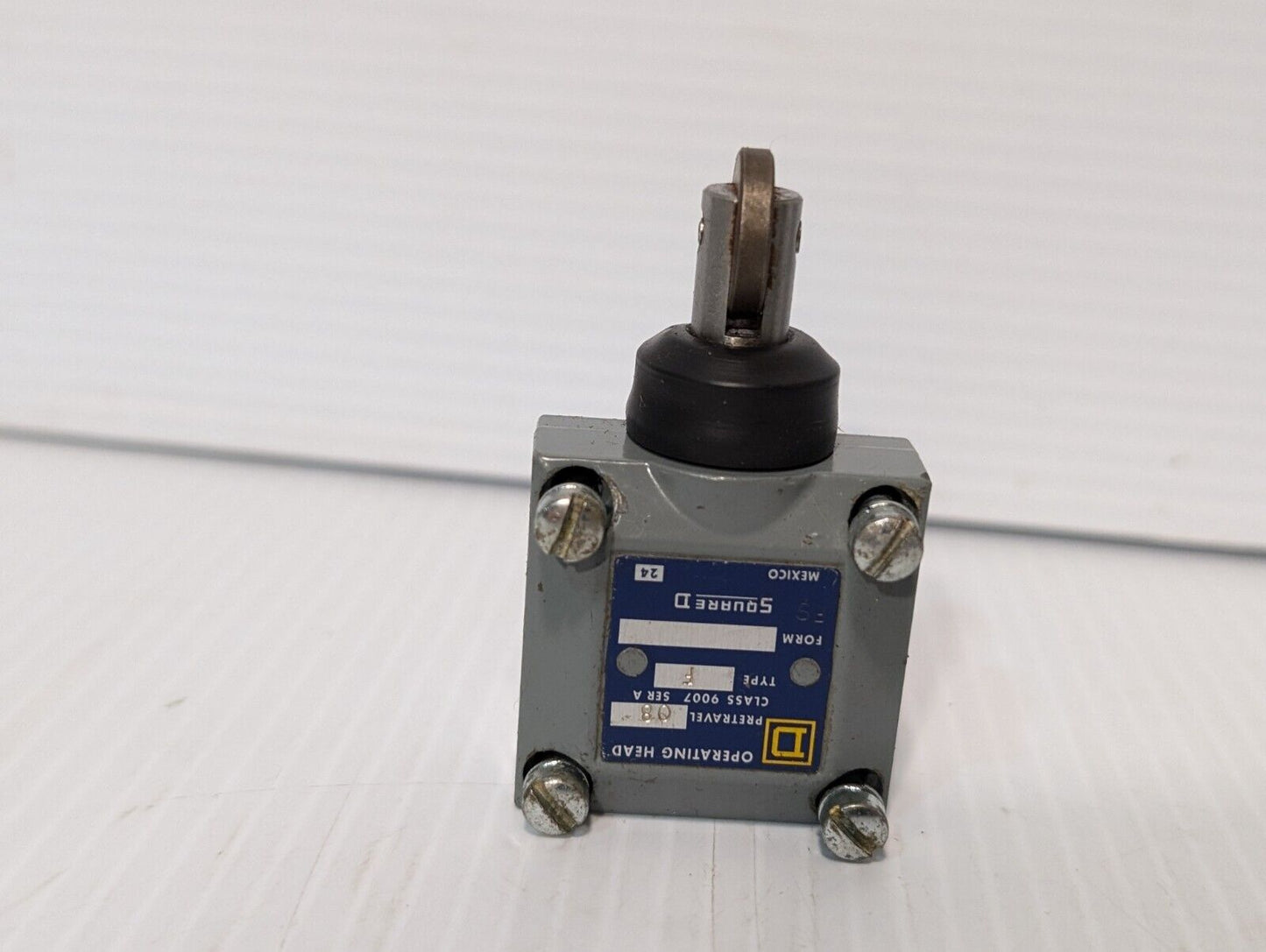 Square D Operating Head, Type: F, 9007 Ser. A, Pretravel: 08