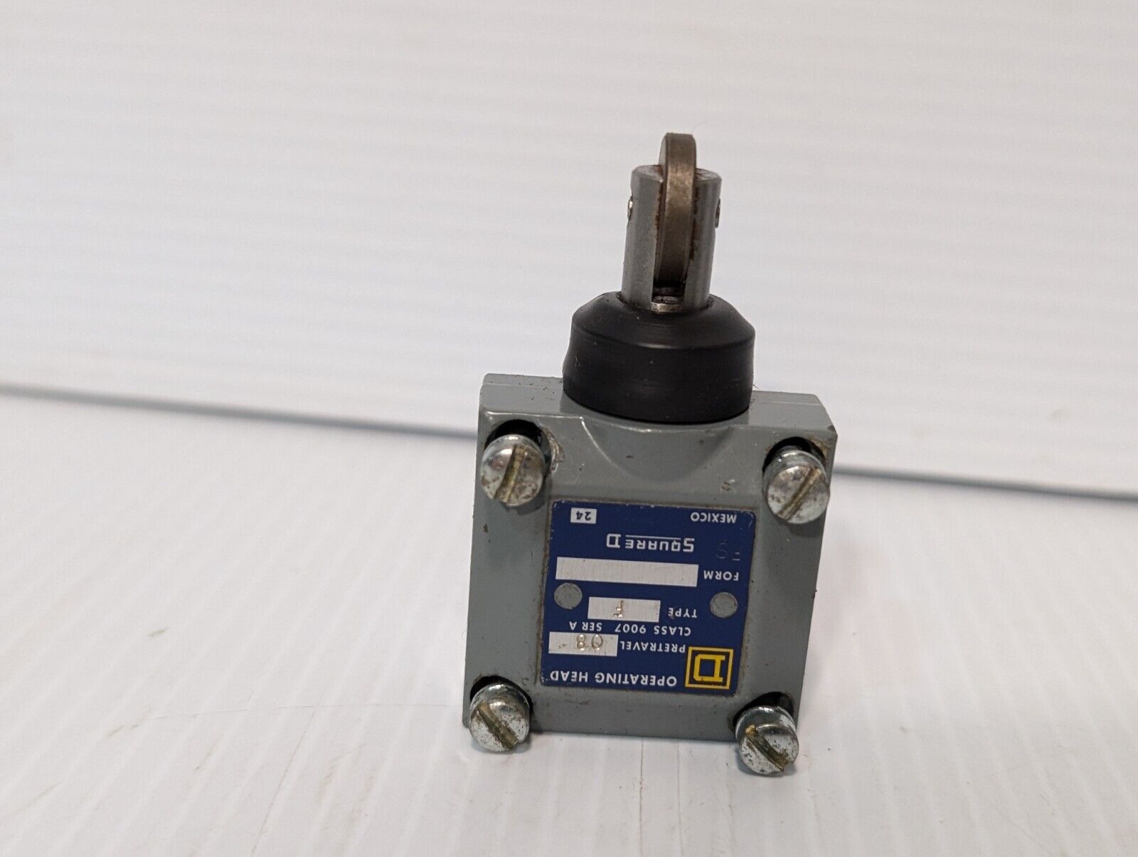 Square D Operating Head, Type: F, 9007 Ser. A, Pretravel: 08