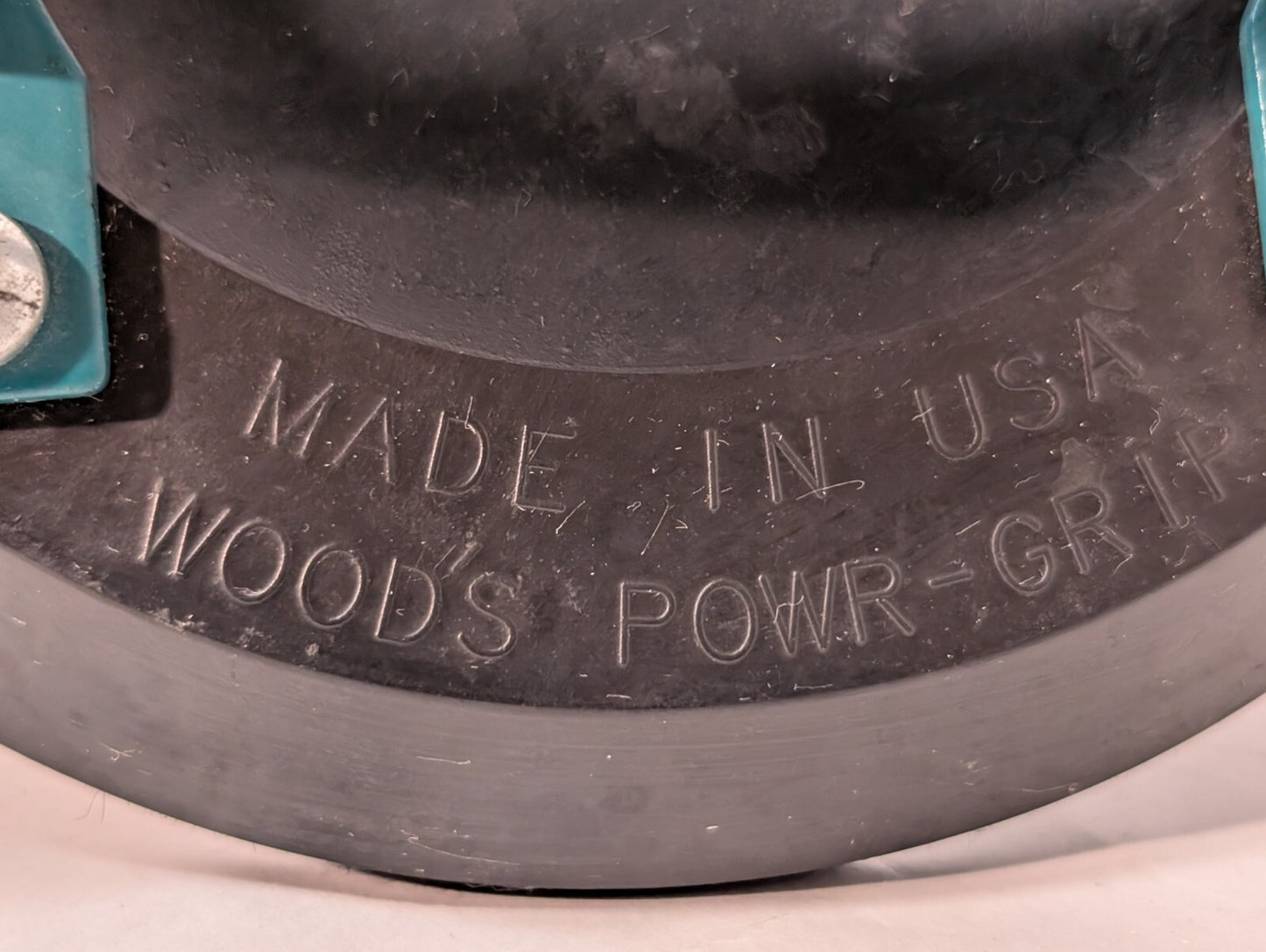 Wood's Powr-Grip W4950 8" Hand Cup with G0695 Vacuum Pad andCarrying Case