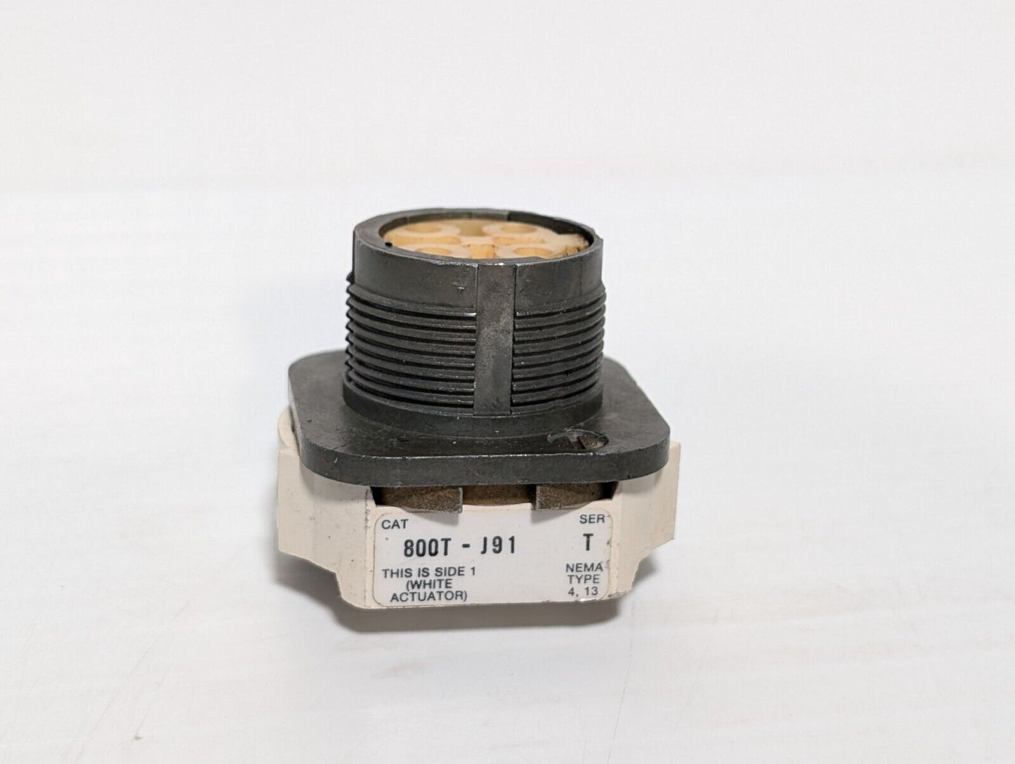 Allen Bradley 800T-J91 Selector Switch, Ser T, 3 Position, w/o Cap/Knob, 30.5mm