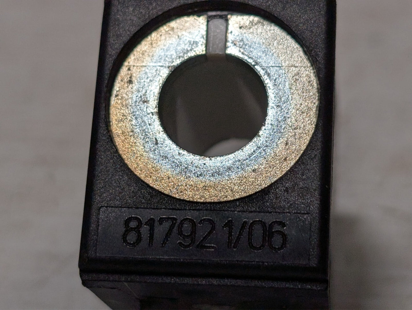 Spartan Scientific 9-4Bkr-22660-1-001 Solenoid Valve 24Vdc