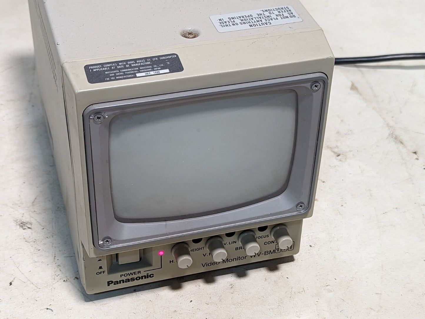 Pansonic WV-BM500 video monitor, powers on but does not display