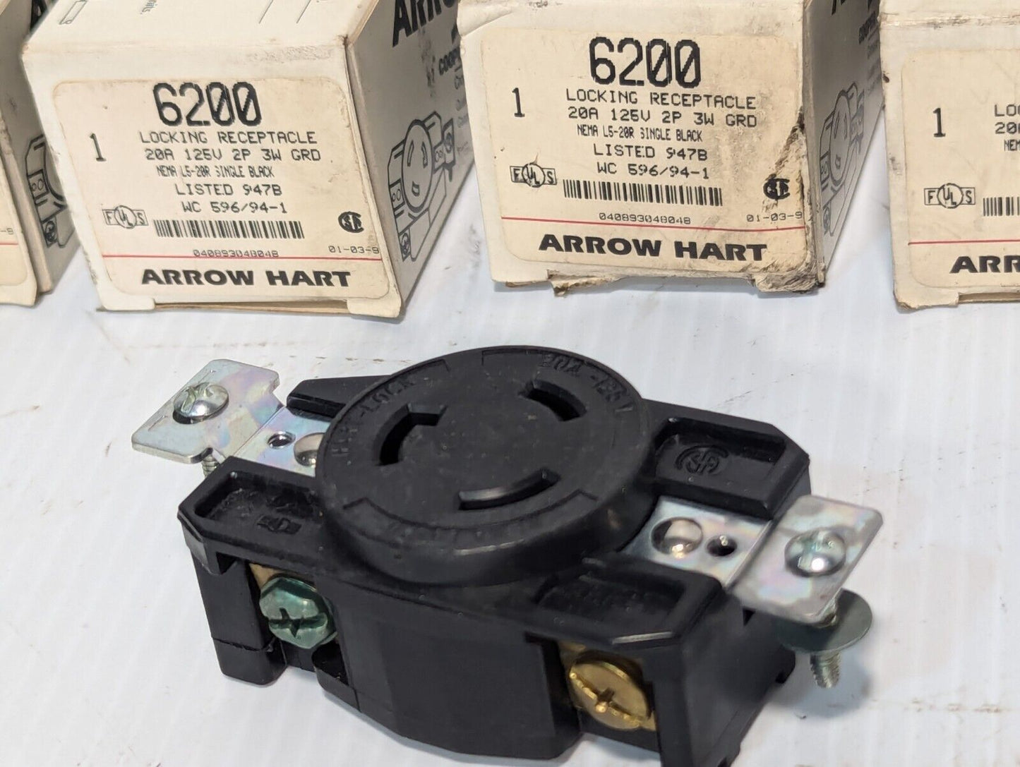 Lot of 7 Arrow Hart 6200 locking receptacles, 20A, 125VAC, 2P, 3 wire -Free Ship