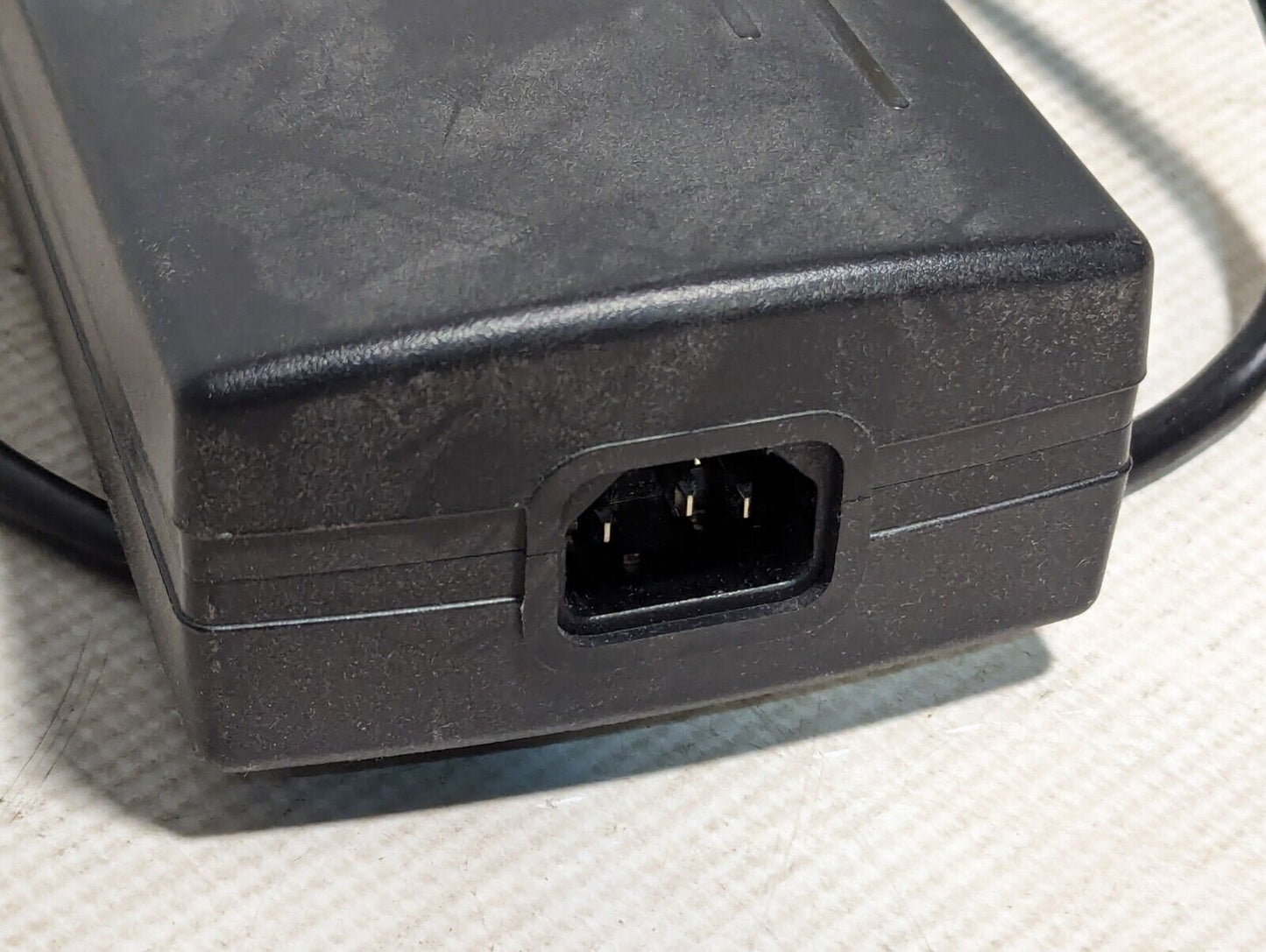 Tri-Mag DT100ZM-5 V3 Power Supply, 100-250VAC, 3-15.A, 50/60Hz: 12VDC, 9A