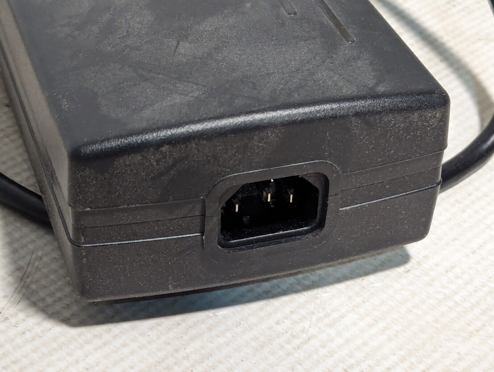 Tri-Mag DT100ZM-5 V3 Power Supply, 100-250VAC, 3-15.A, 50/60Hz: 12VDC, 9A