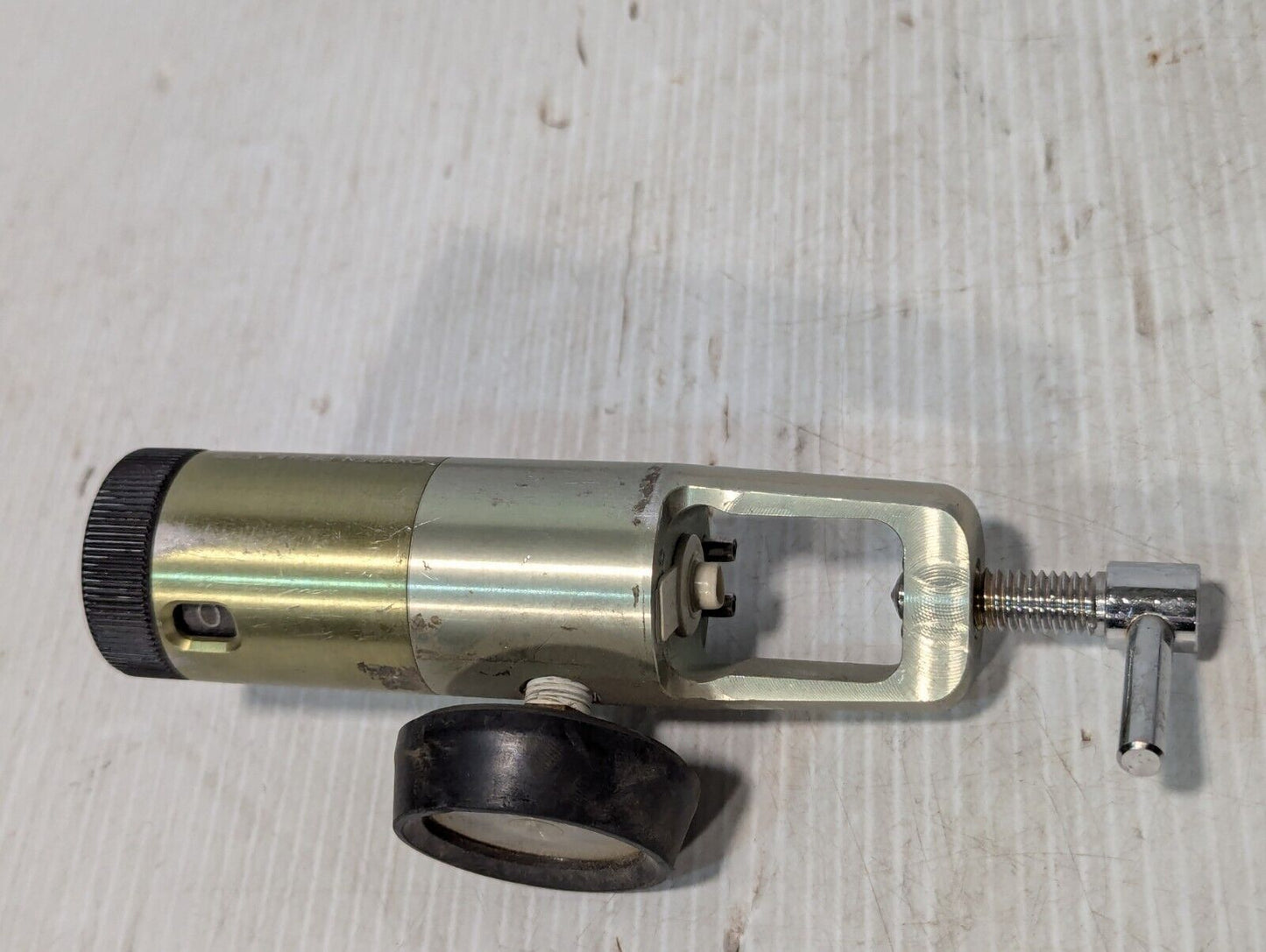 18080U Oxygen Regulator 8 LPM 50 PSI - Free Shipping