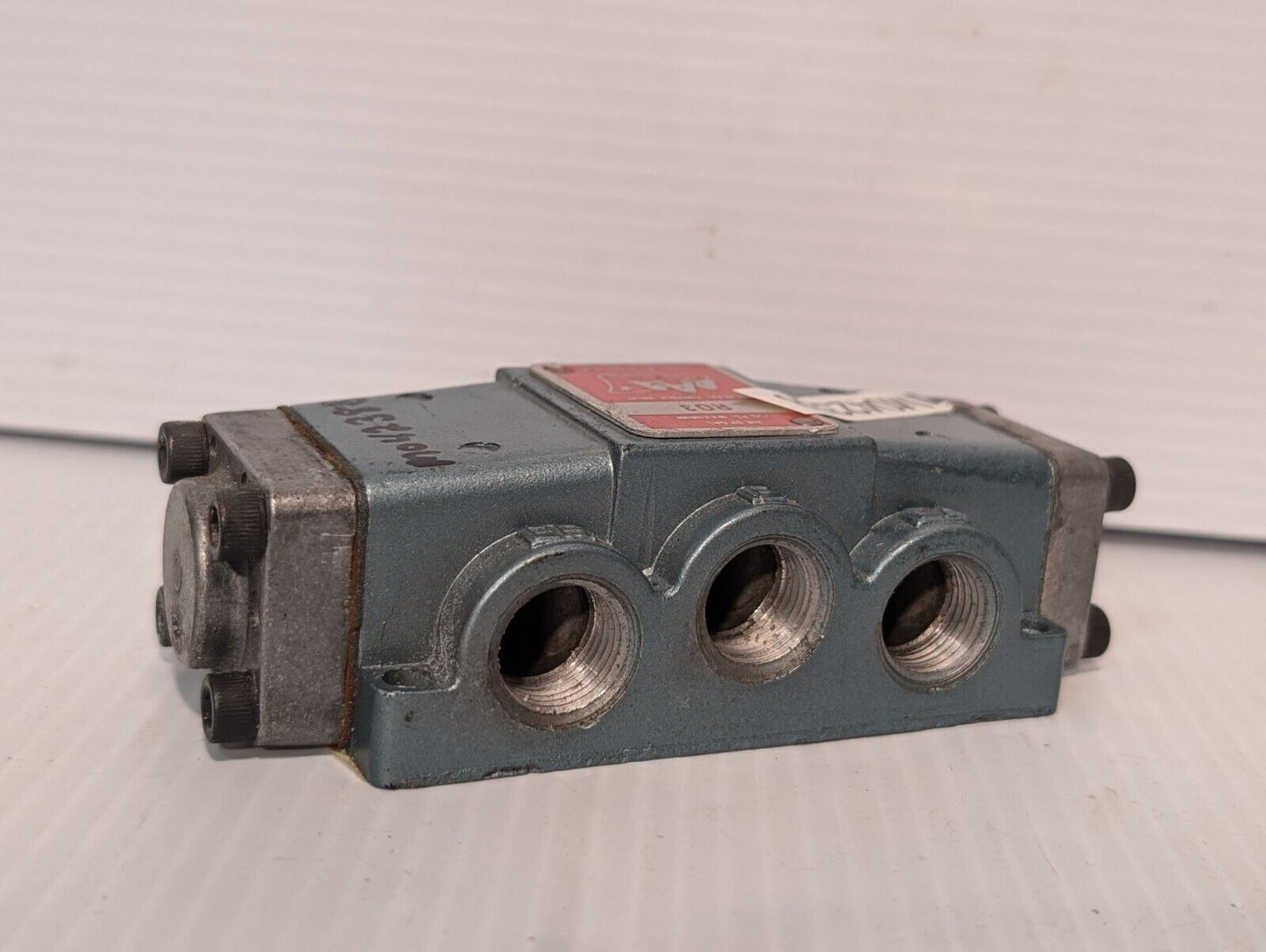 AAA Products RO3 Air or Gas Operated Valve, 3/8" NPTF, Spring Return, 250psi Max