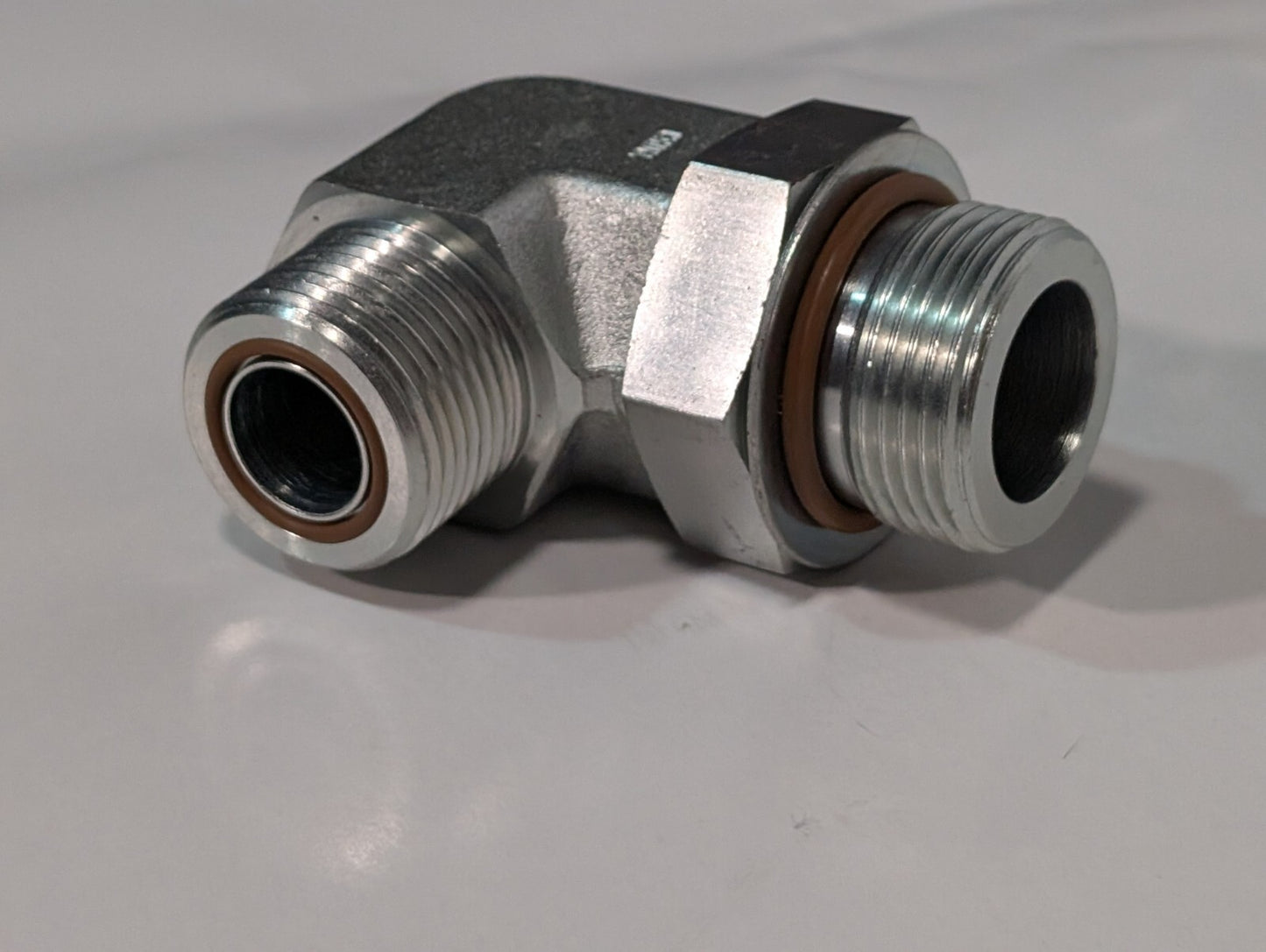 Sullair 02250152-544 Elbow Connector 90°, 1" SAE x 3/4" ORFS Compressor Part