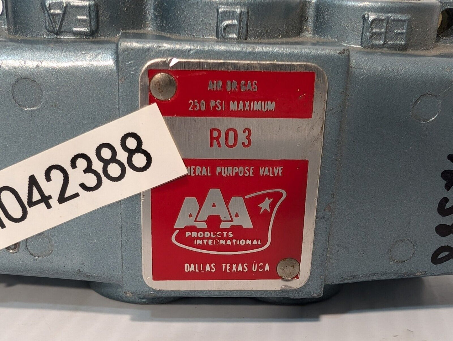 AAA Products RO3 Air or Gas Operated Valve, 3/8" NPTF, Spring Return, 250psi Max